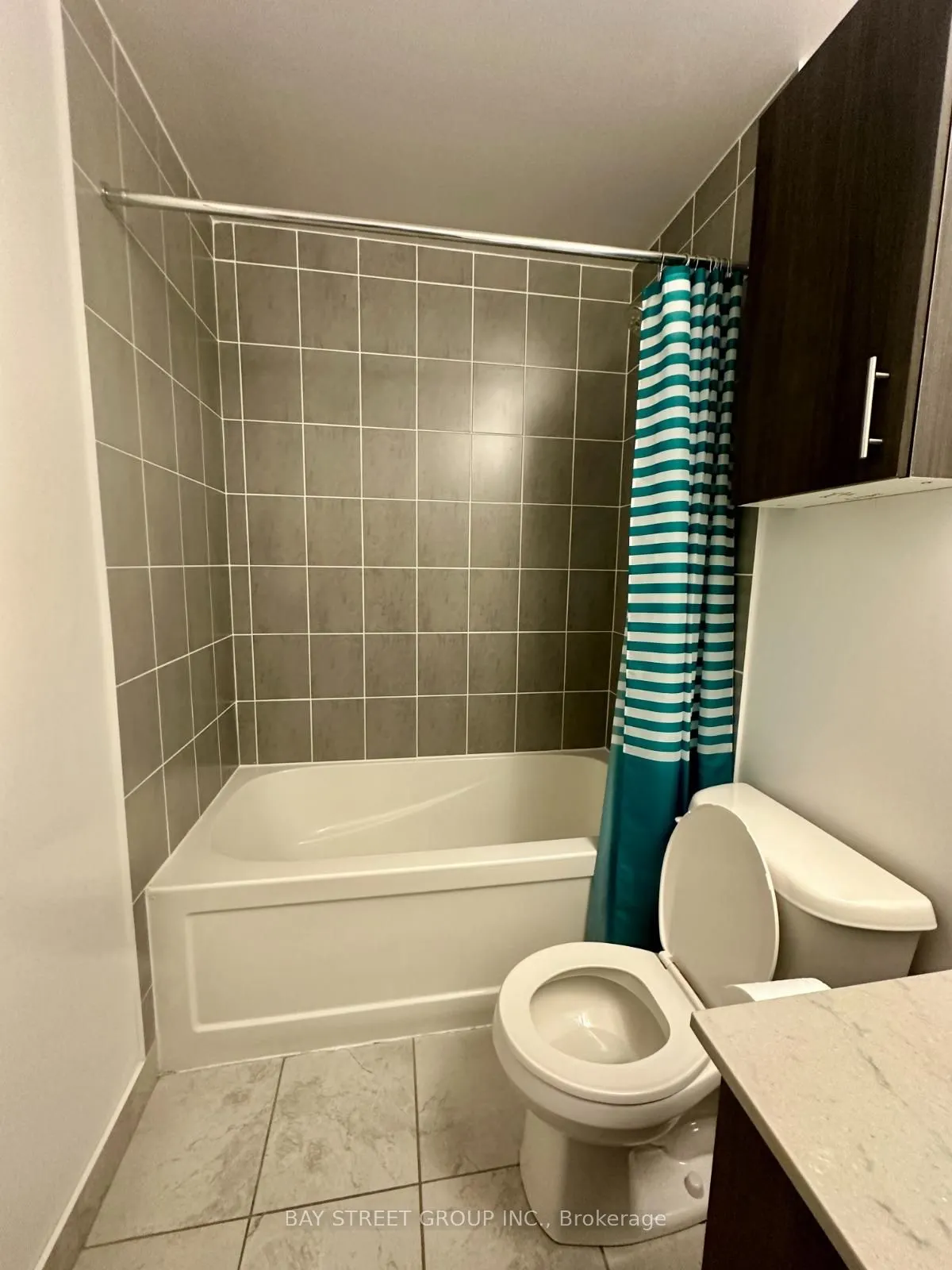 7 Kenaston Gardens, #330