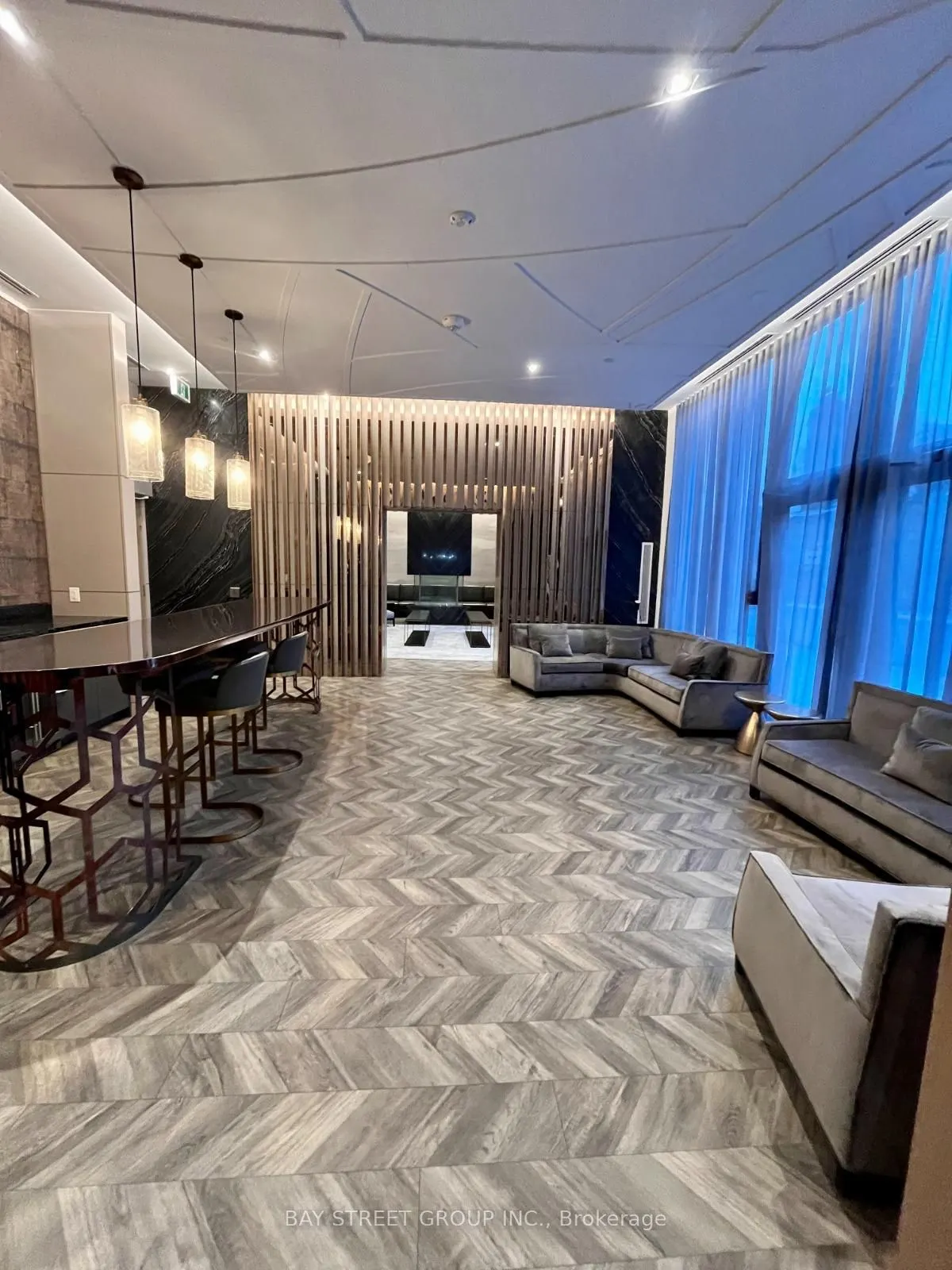 7 Kenaston Gardens, #330