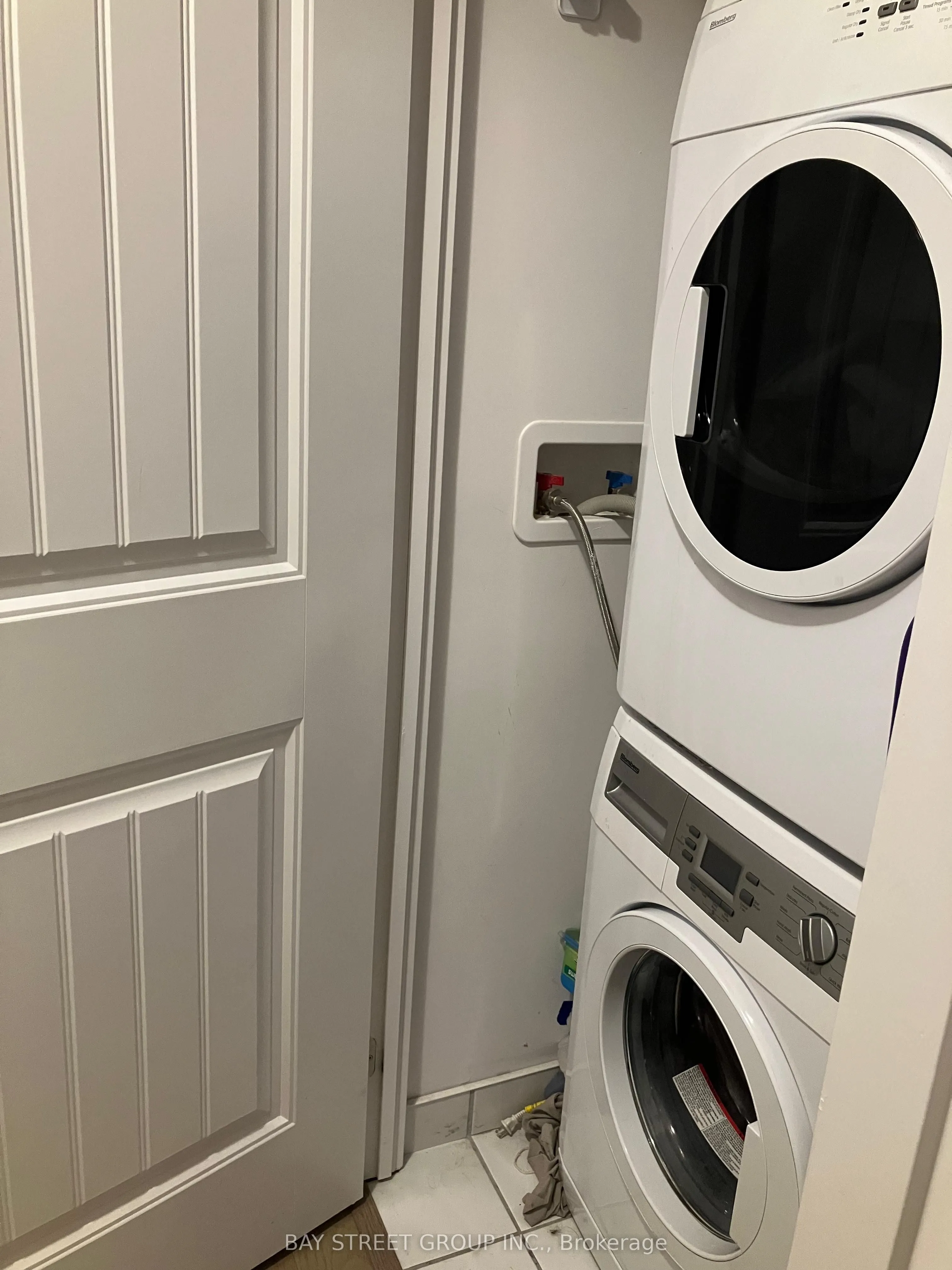 7 Kenaston Gardens, #330