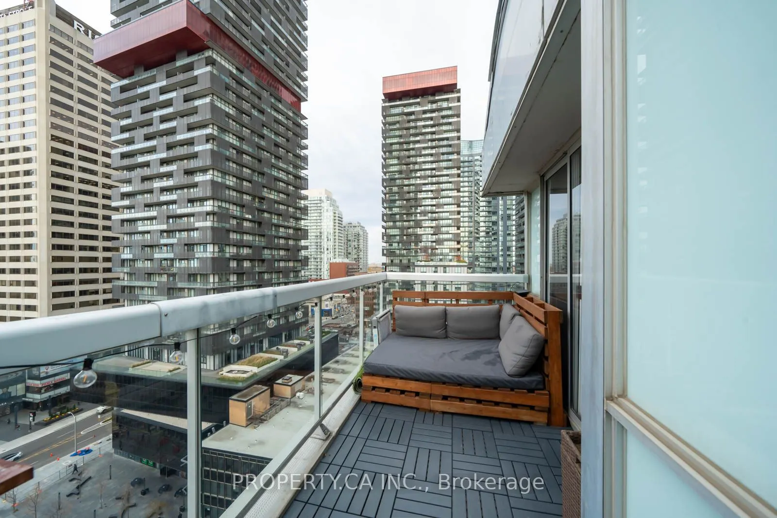 43 Eglinton Avenue E #1902