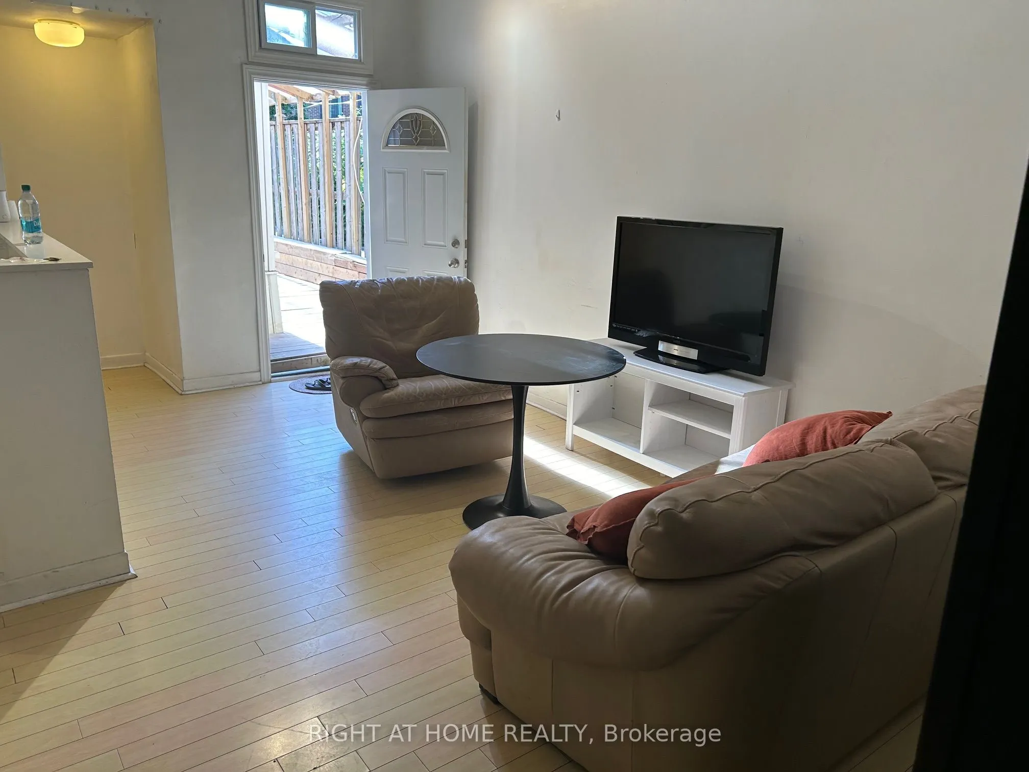 210 Mccaul Street #B