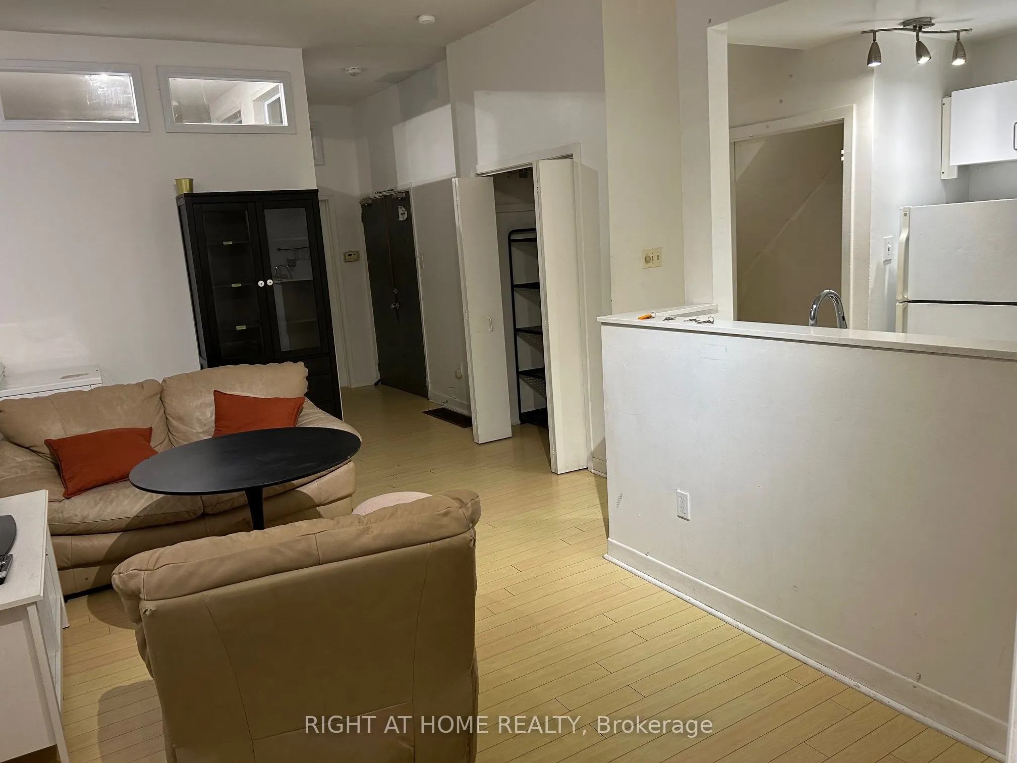 210 Mccaul Street #B