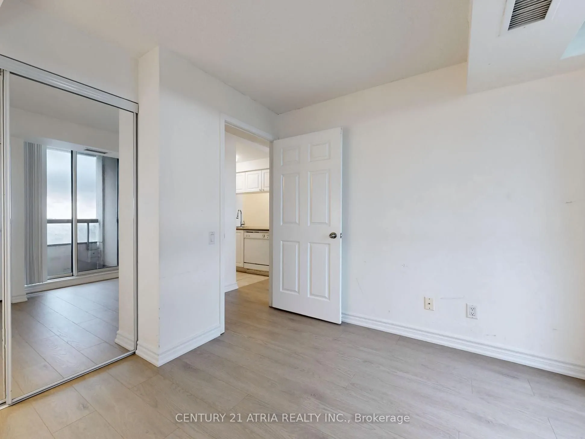 8 Hillcrest Avenue #2703