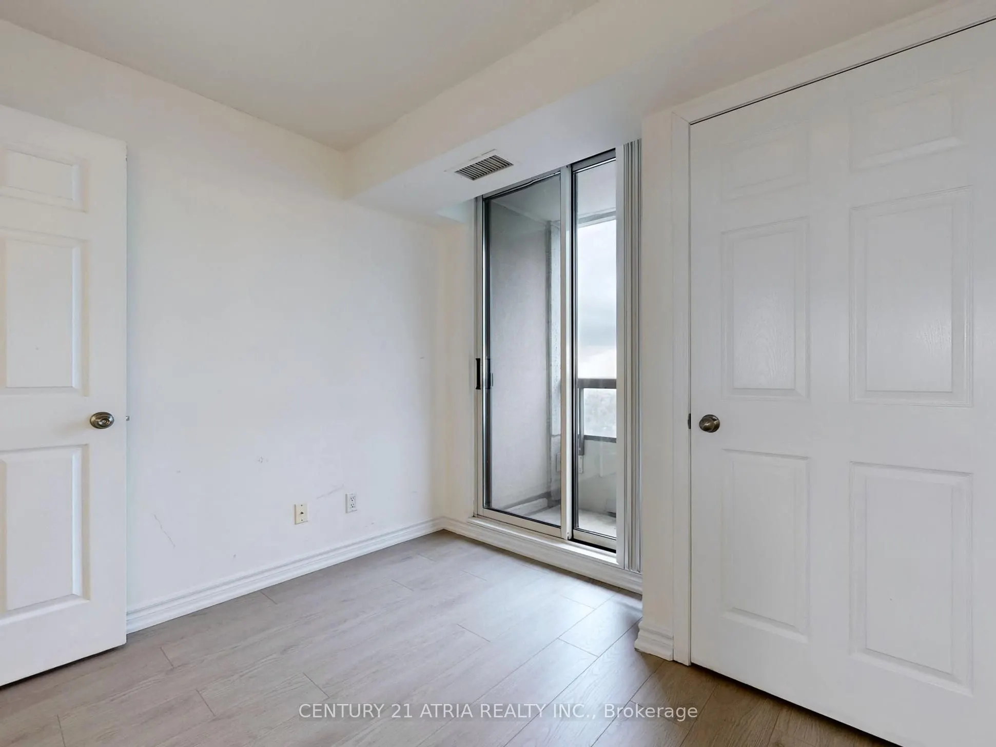 8 Hillcrest Avenue #2703