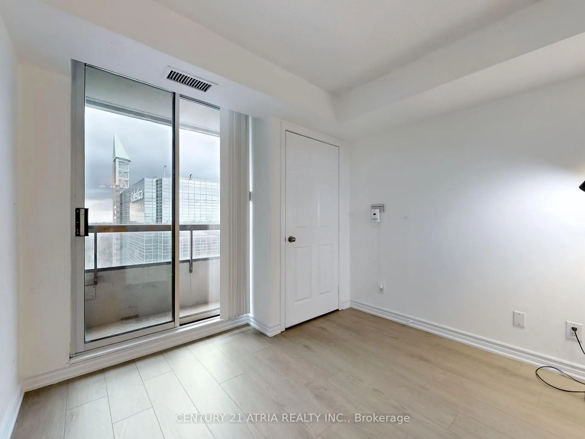 8 Hillcrest Avenue #2703