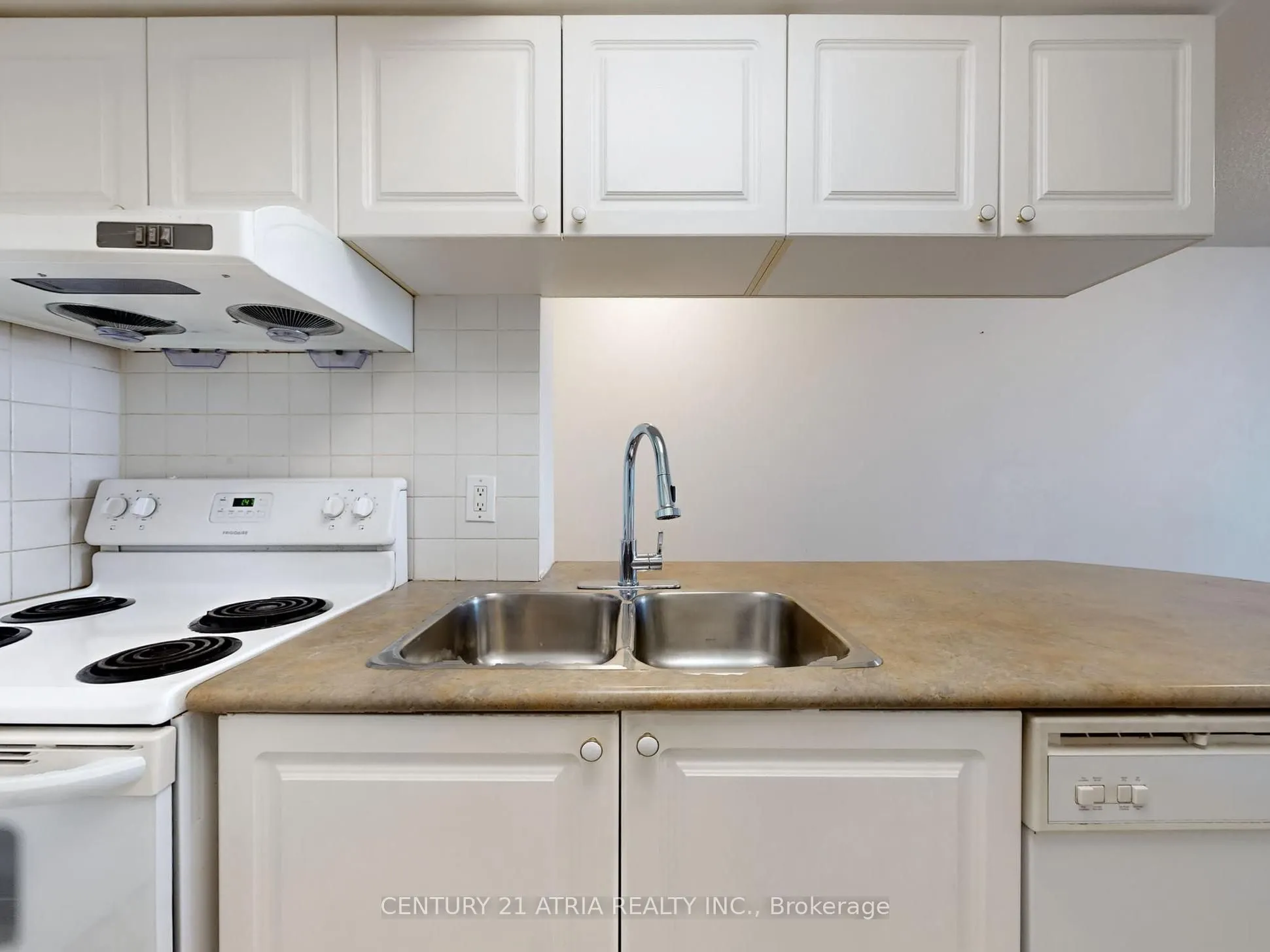 8 Hillcrest Avenue #2703