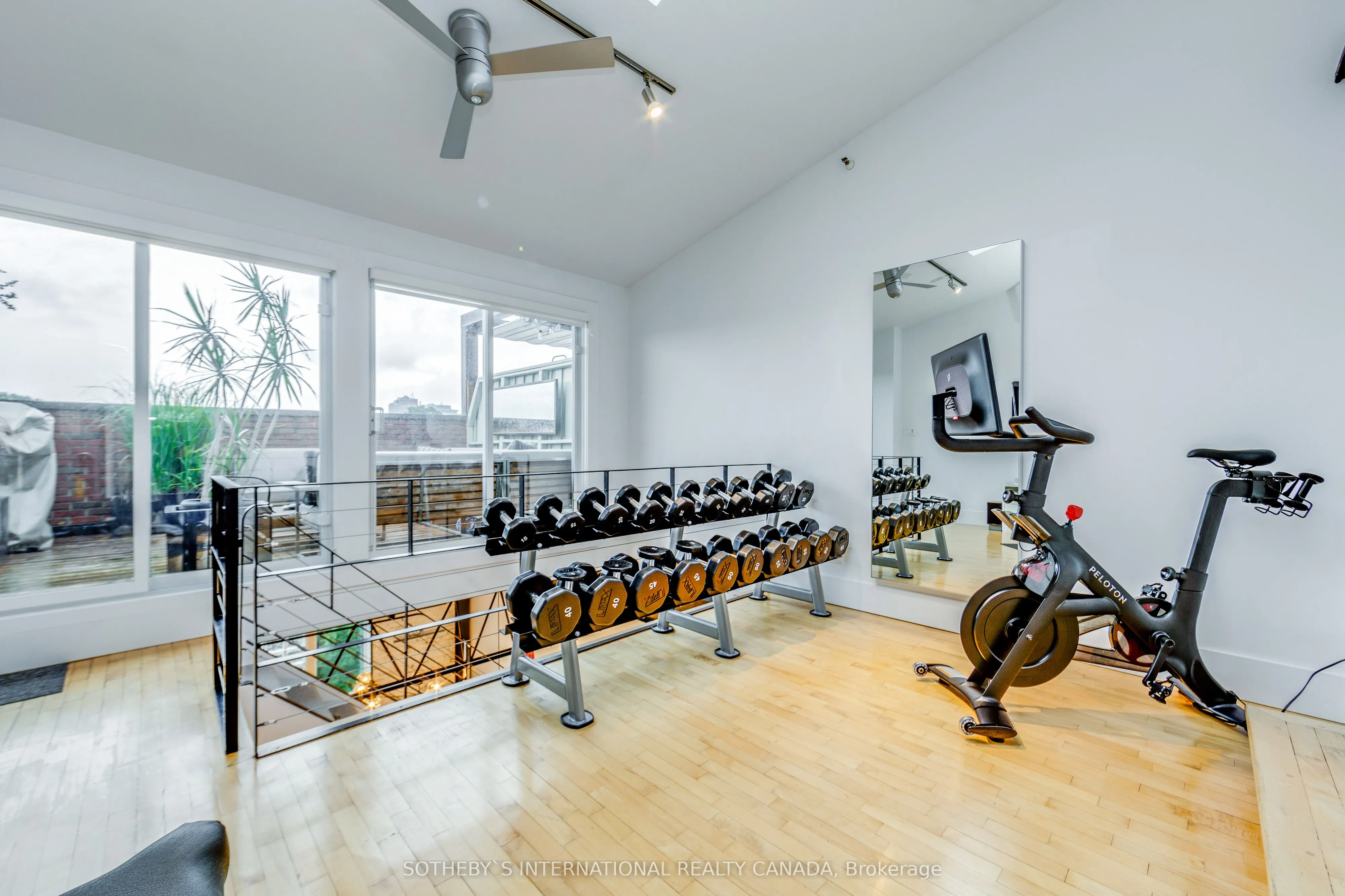 676 Richmond Street W #208