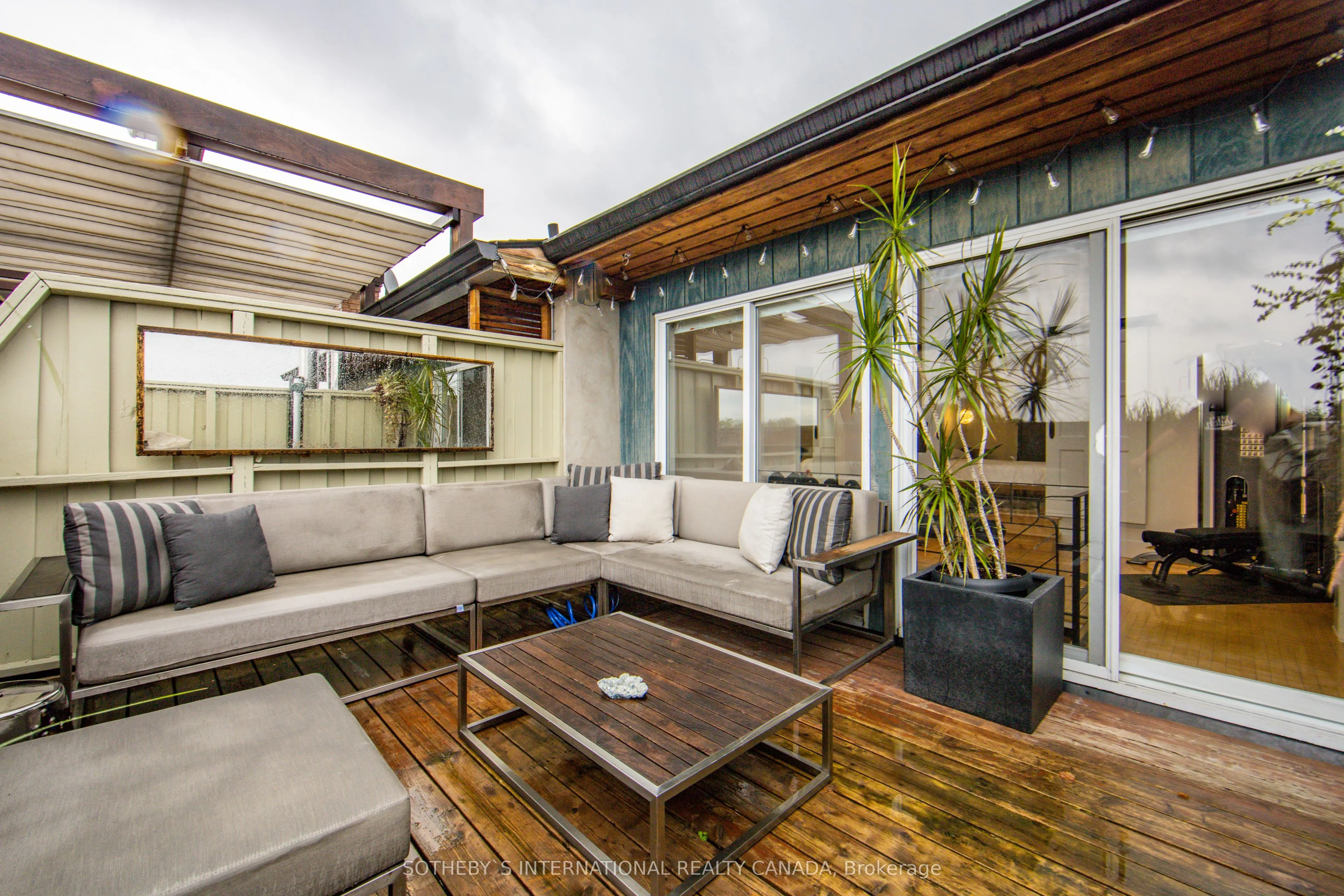 676 Richmond Street W #208