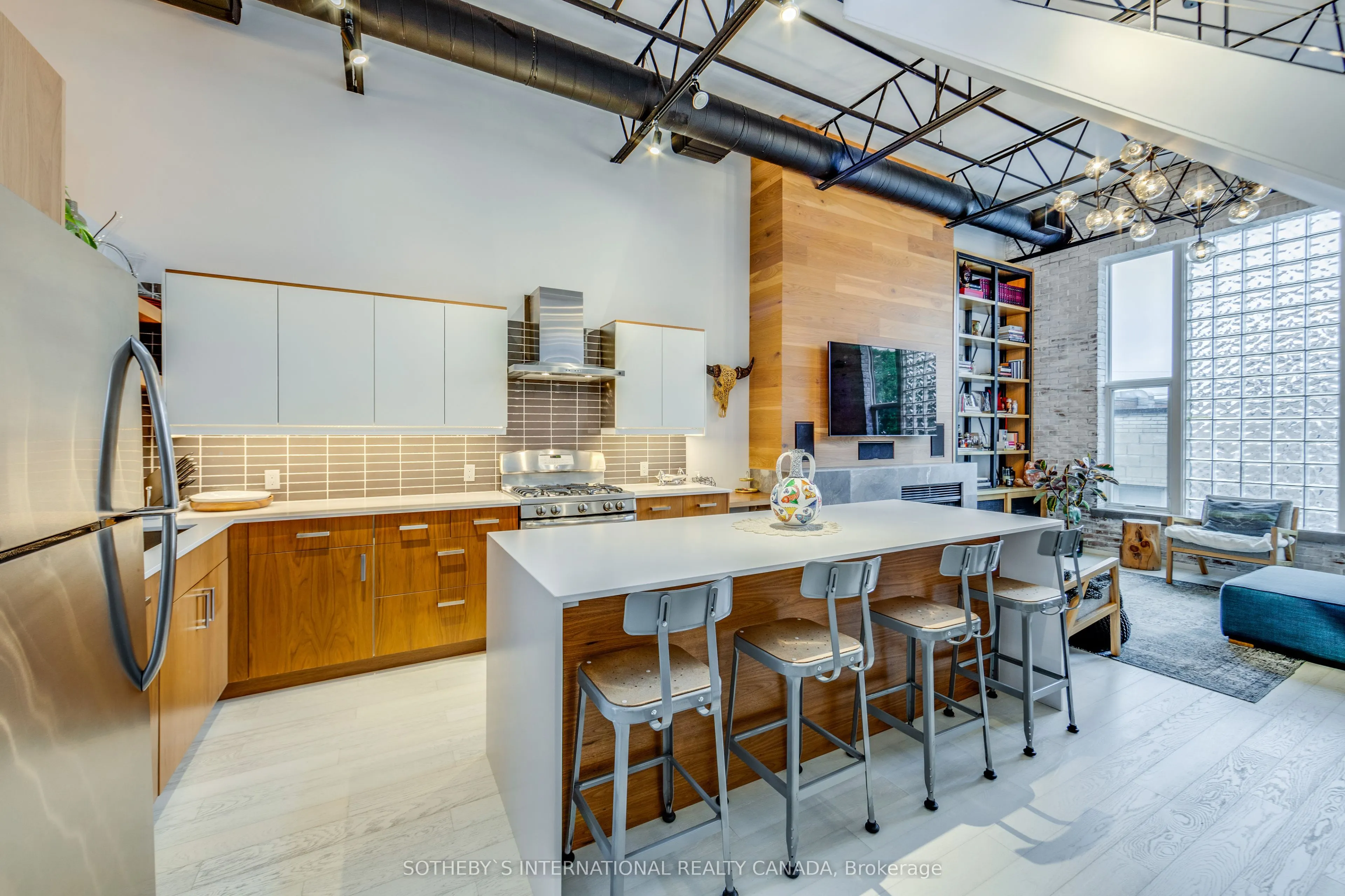 676 Richmond Street W #208