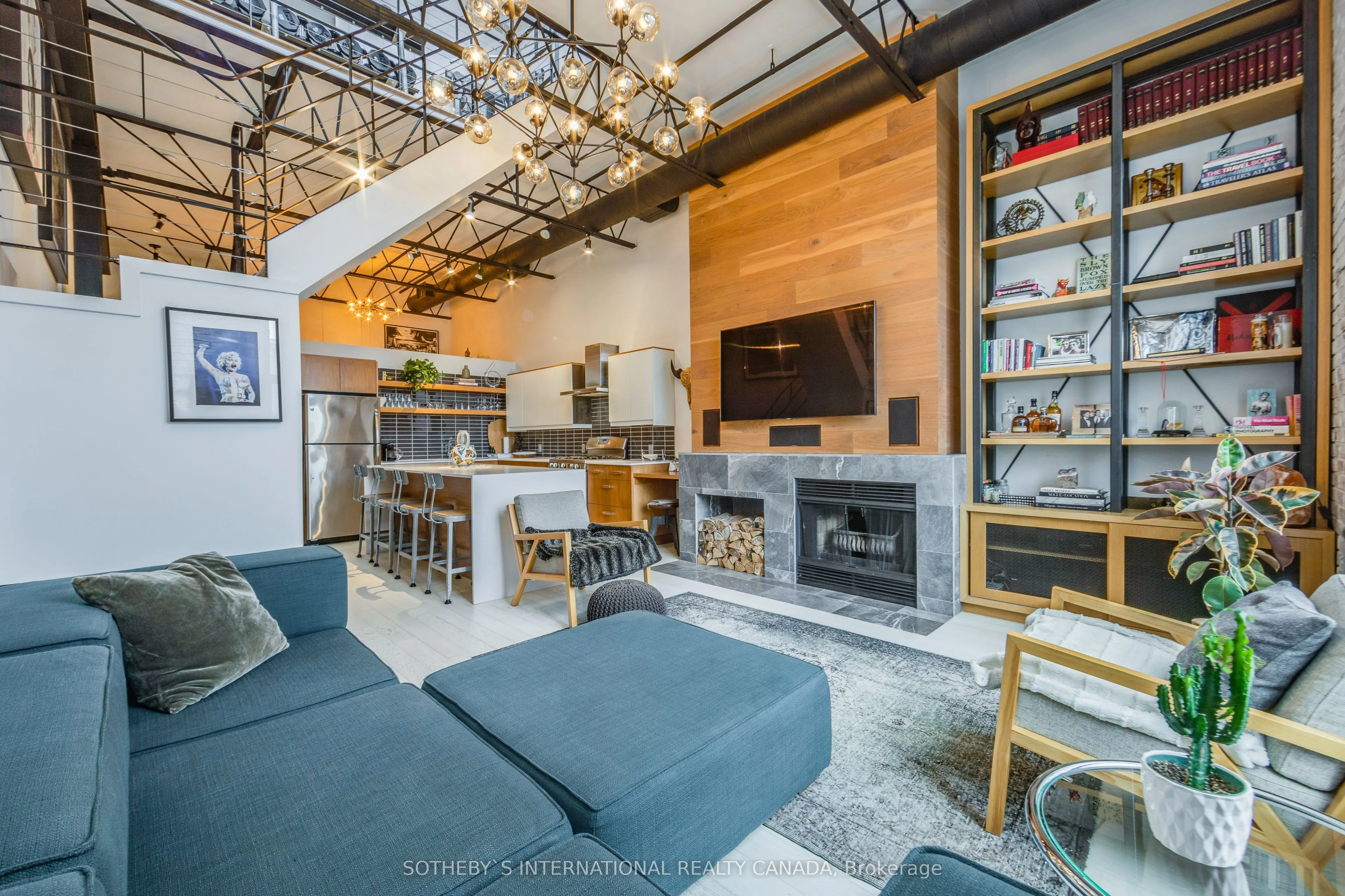 676 Richmond Street W #208