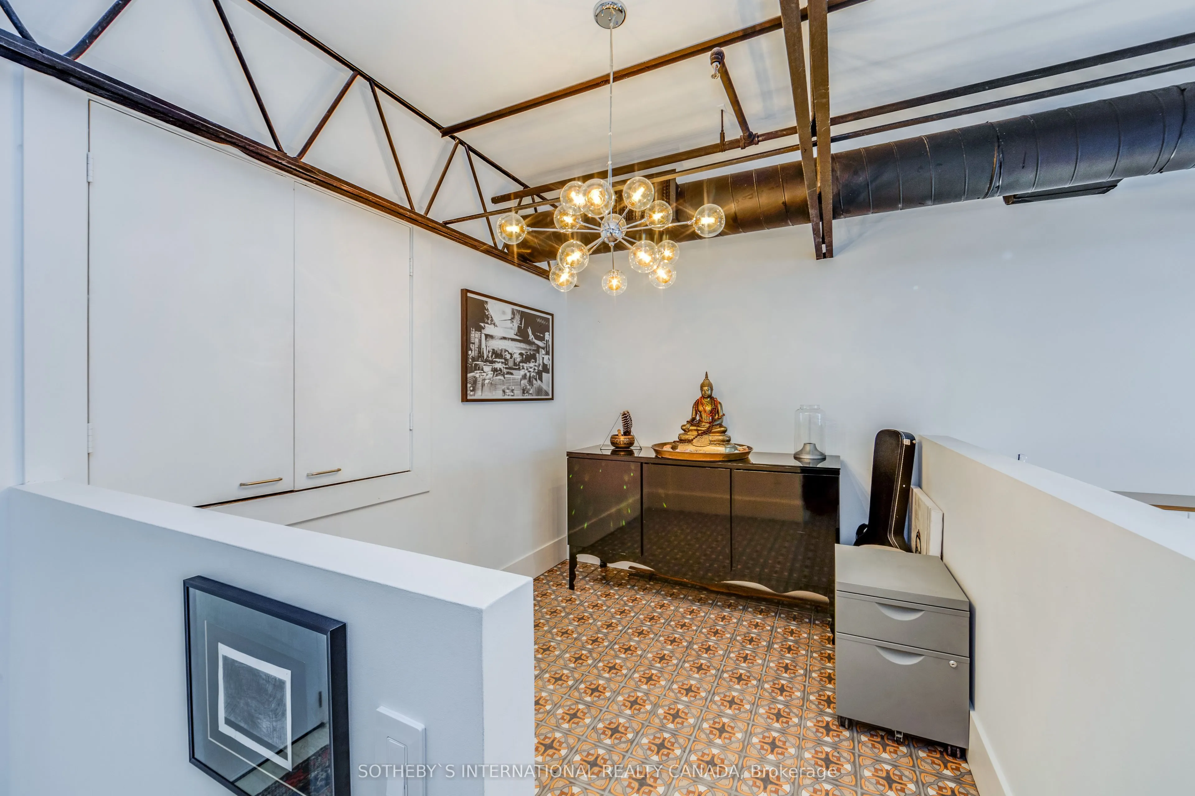 676 Richmond Street W #208