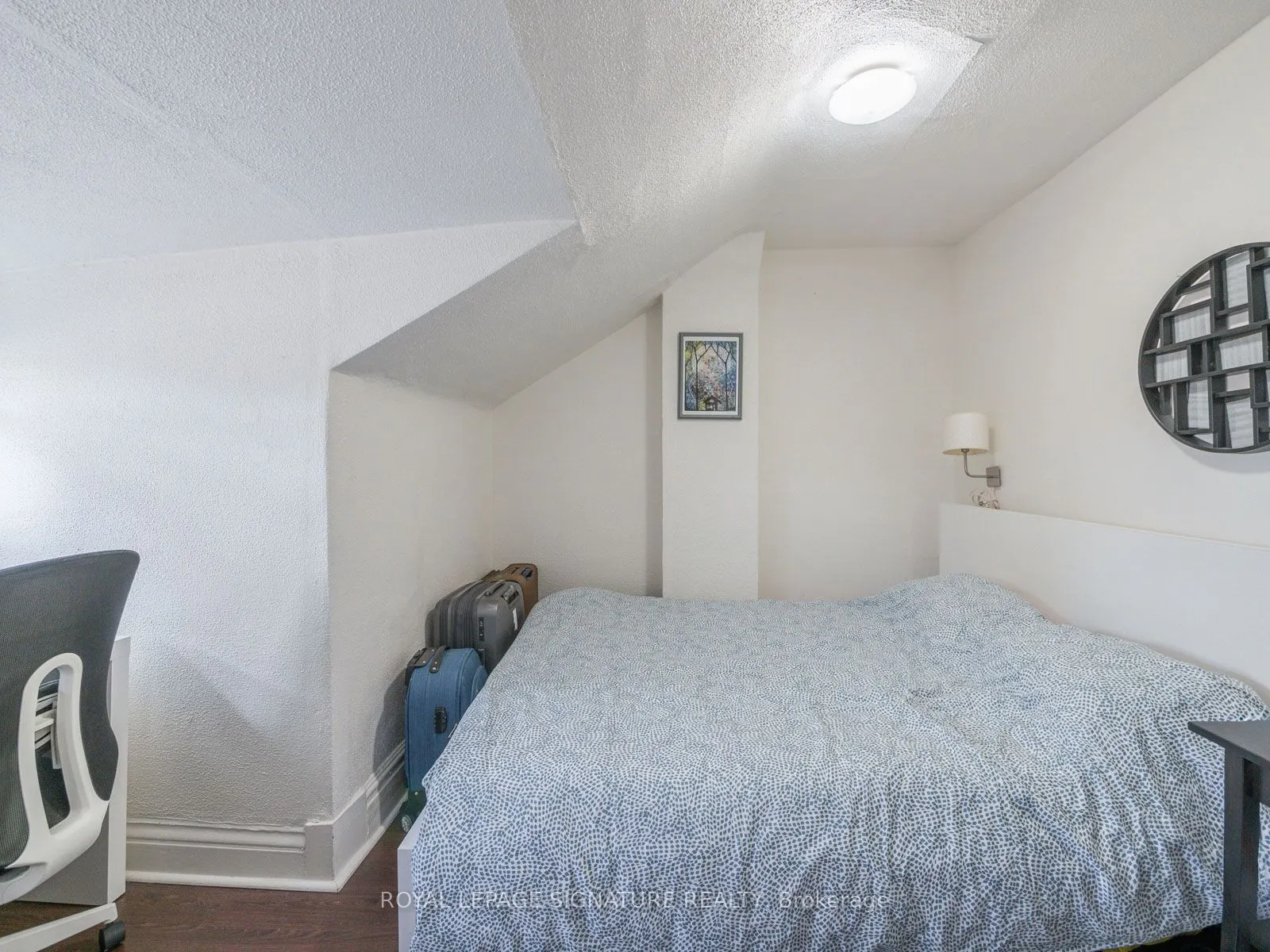 725 Dovercourt Road