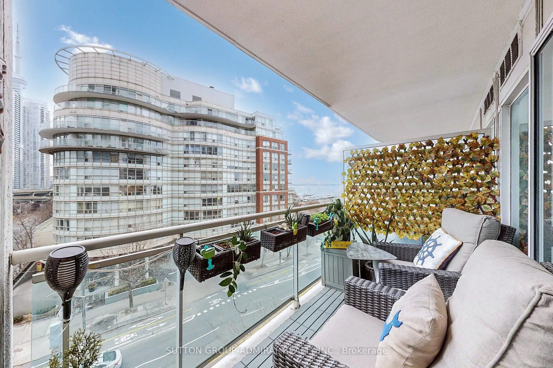 600 Queens Quay W #705
