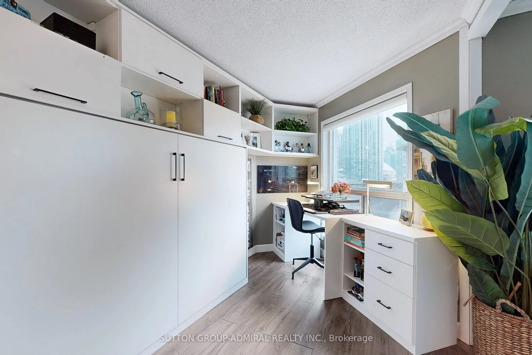 600 Queens Quay W #705