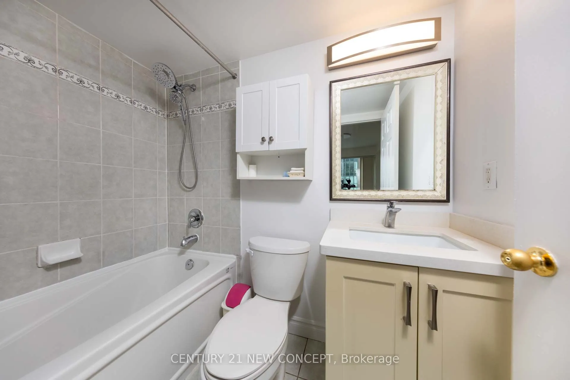 7 Lorraine Drive #1703