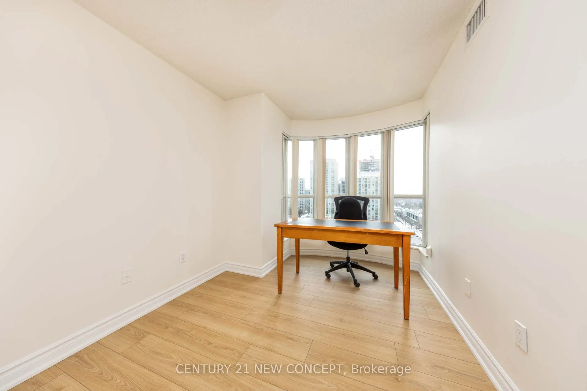7 Lorraine Drive #1703