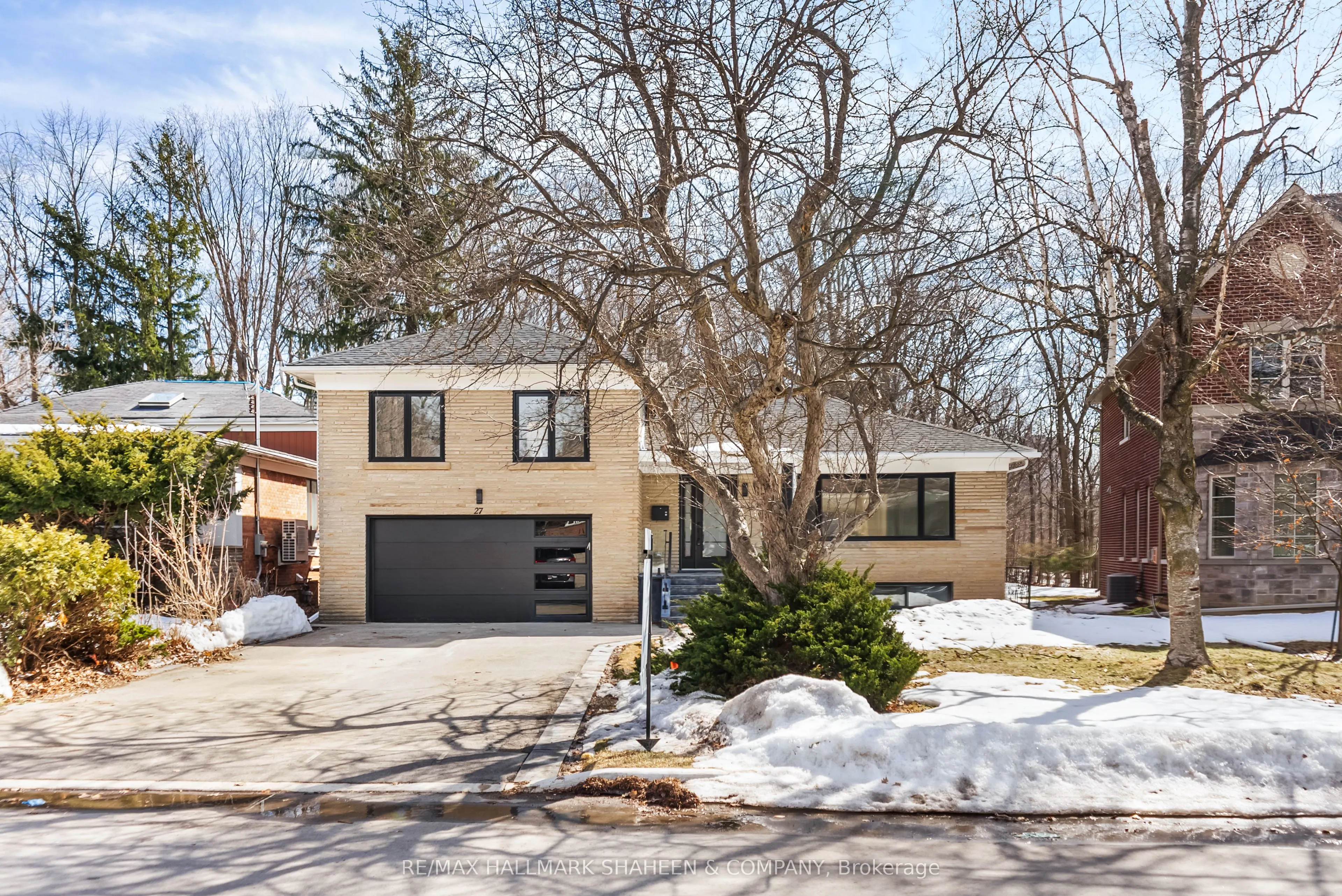 27 Christine Crescent
