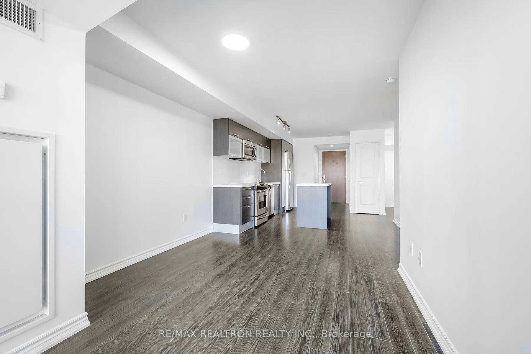 386 Yonge Street, #2105