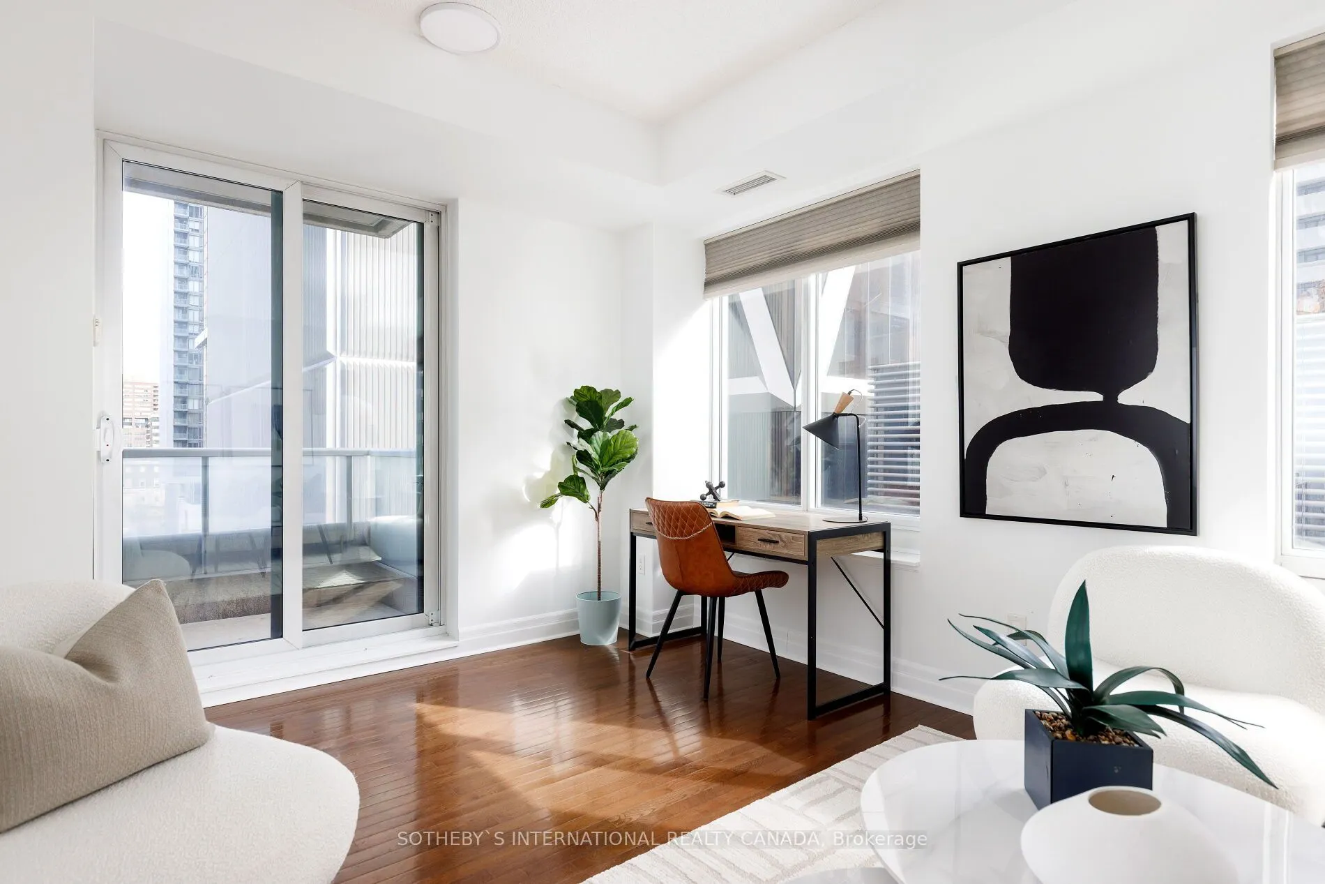 35 Balmuto Street, #904