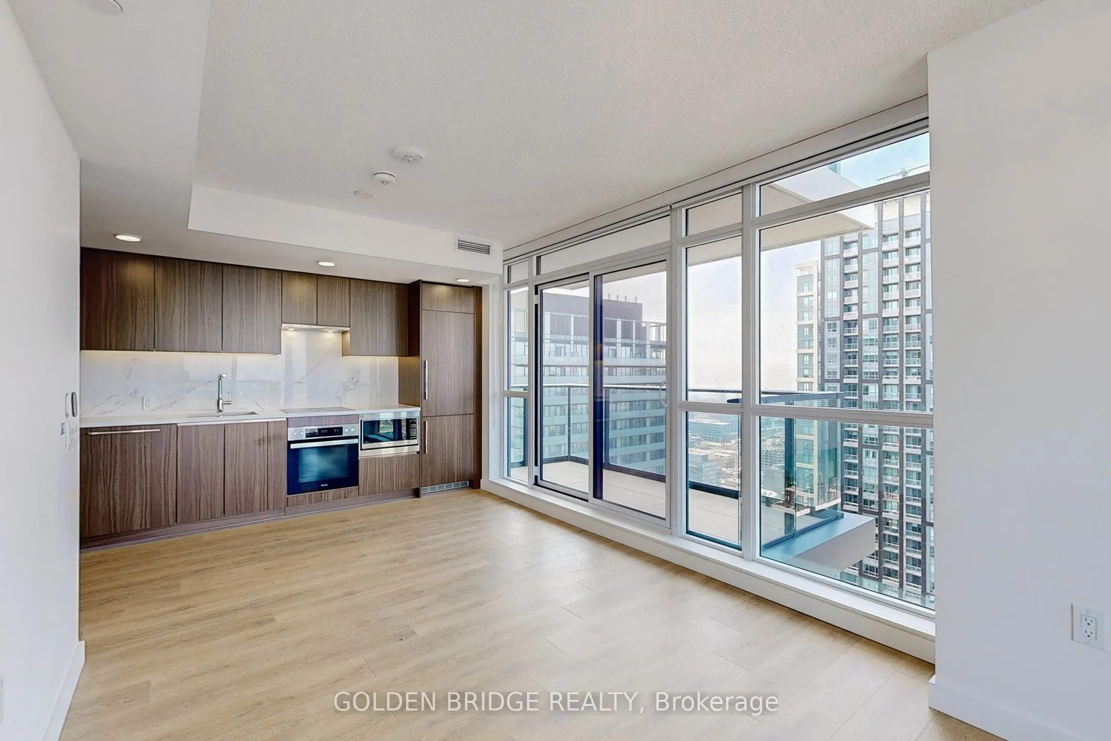 38 Widmer Street #4811