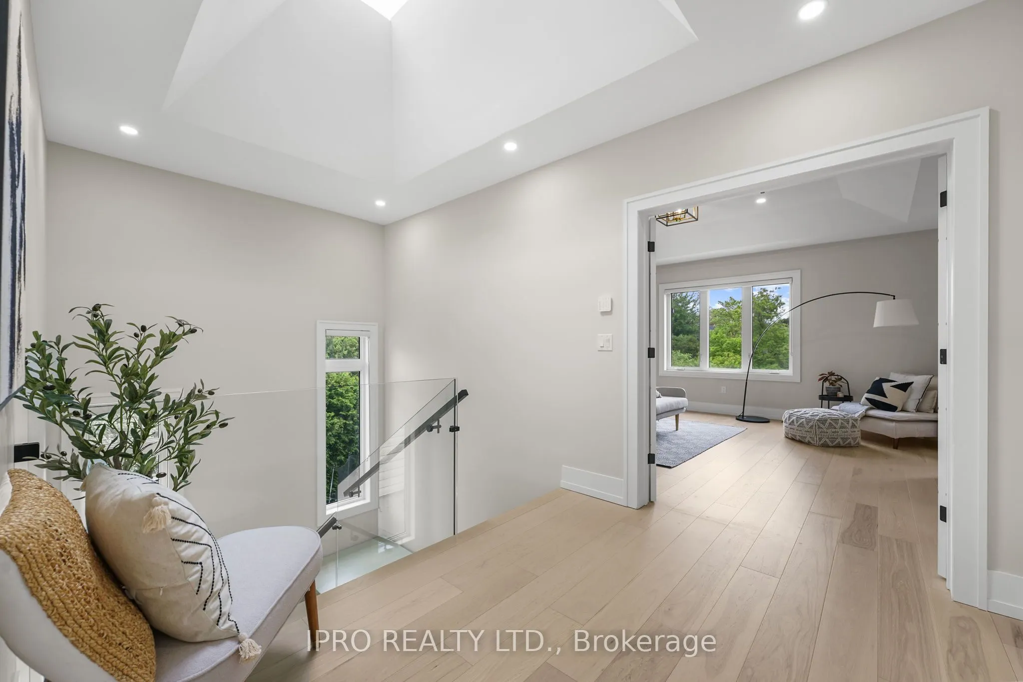 262 Senlac Road