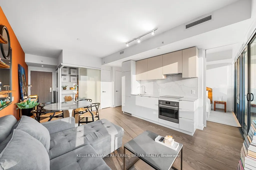 161 Roehampton Avenue W #4102