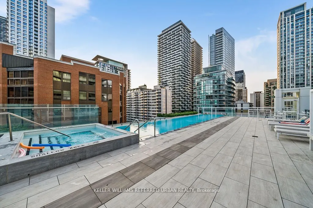 161 Roehampton Avenue W #4102
