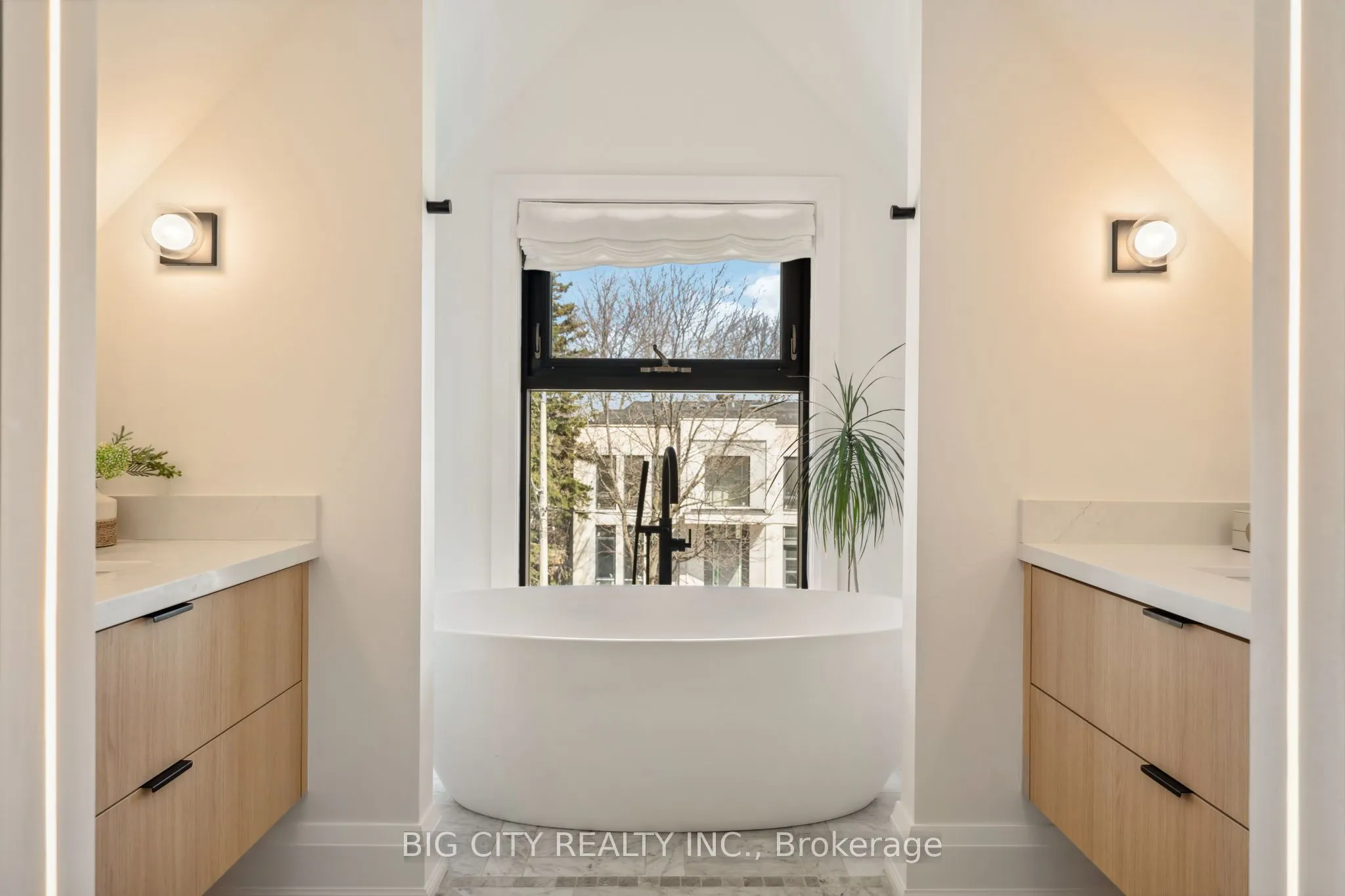 75 Lawrence Crescent