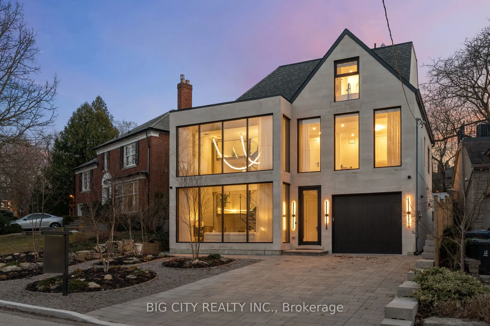 75 Lawrence Crescent