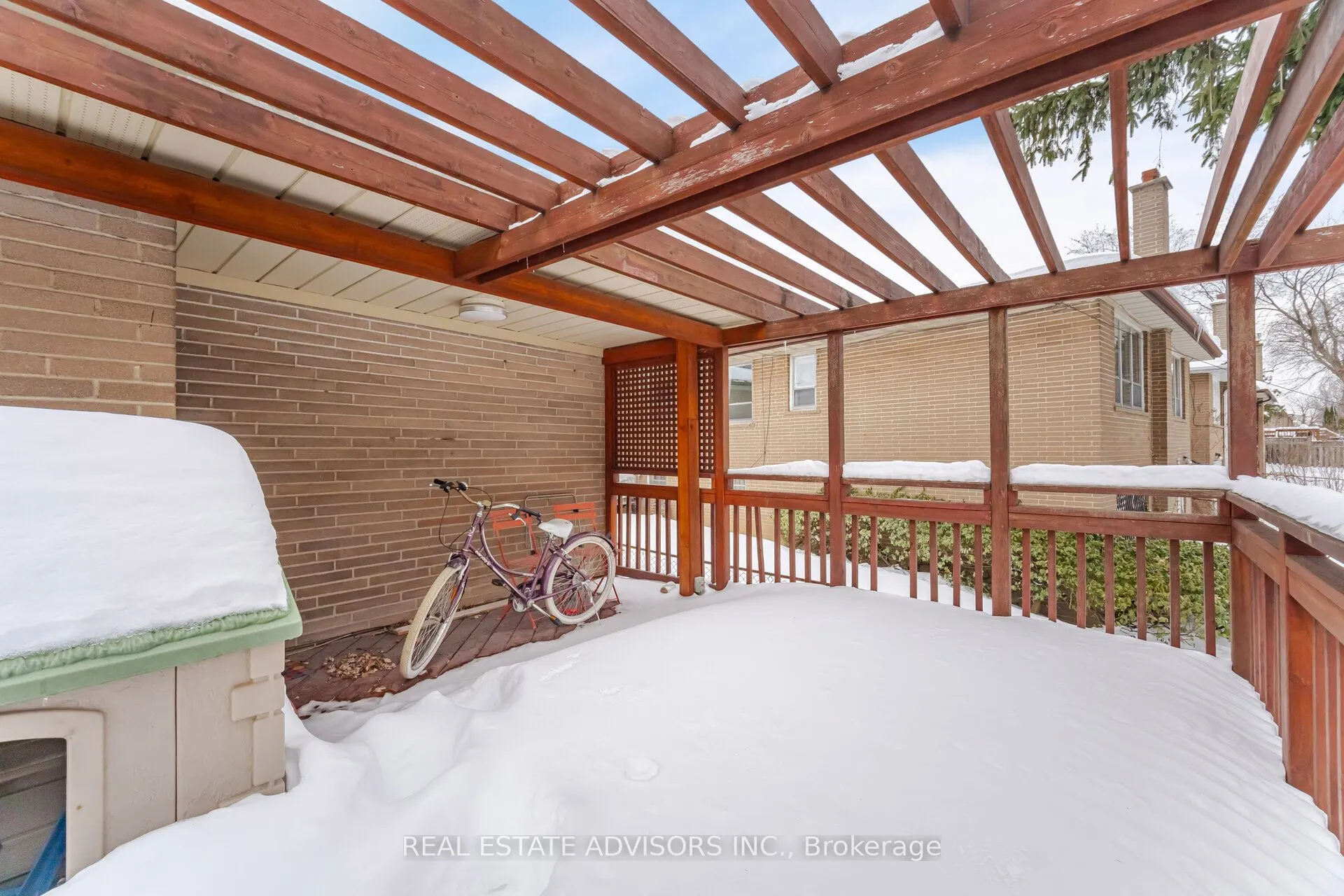 7 Foxwarren Drive