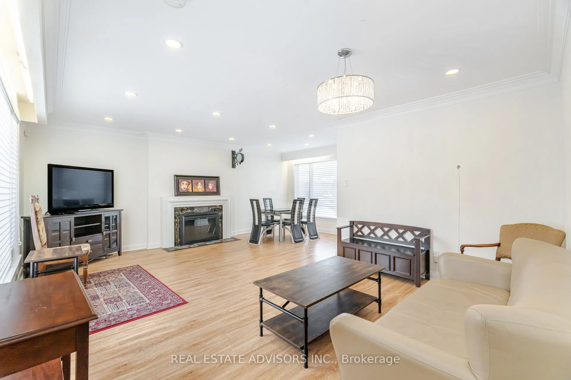 7 Foxwarren Drive