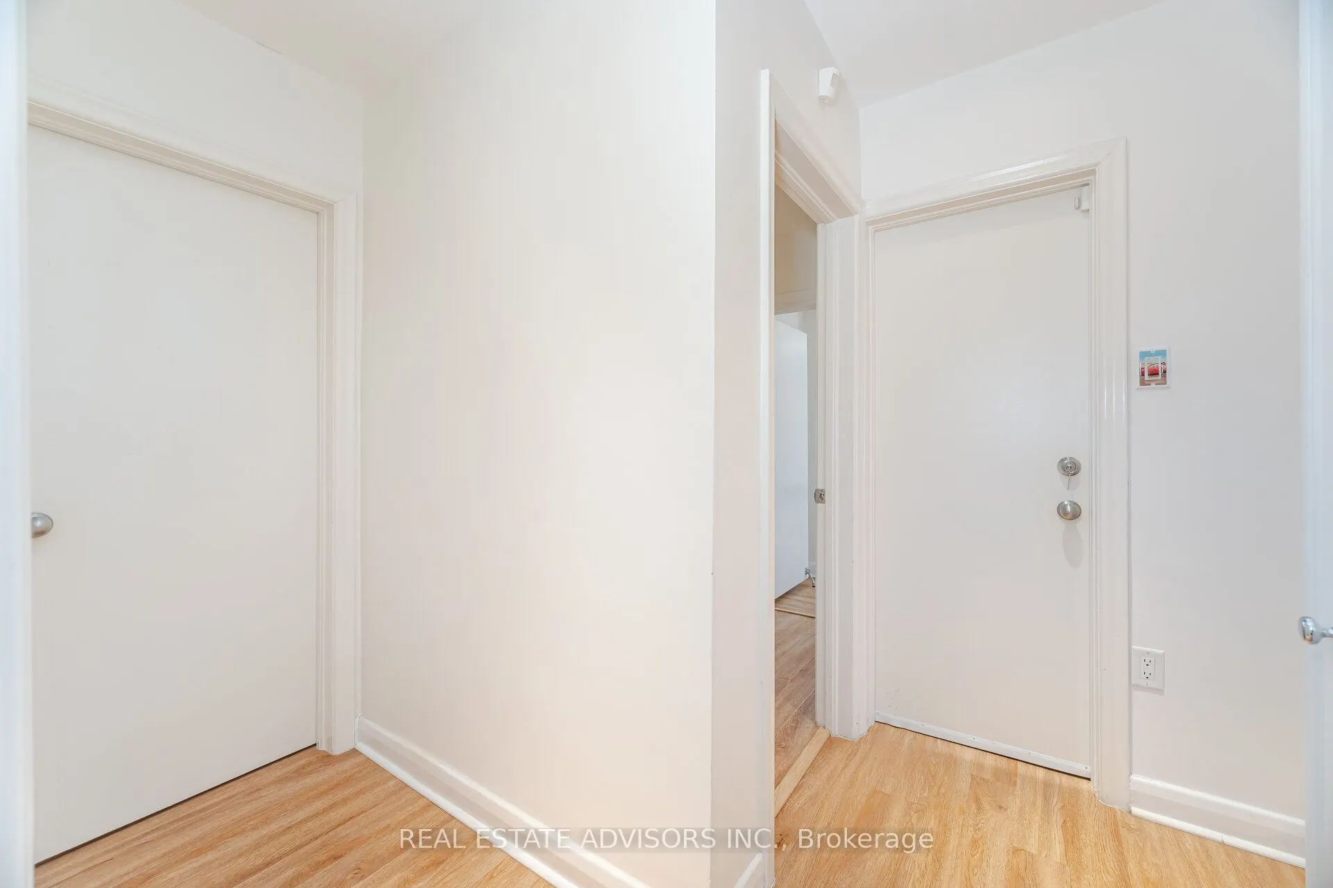 7 Foxwarren Drive