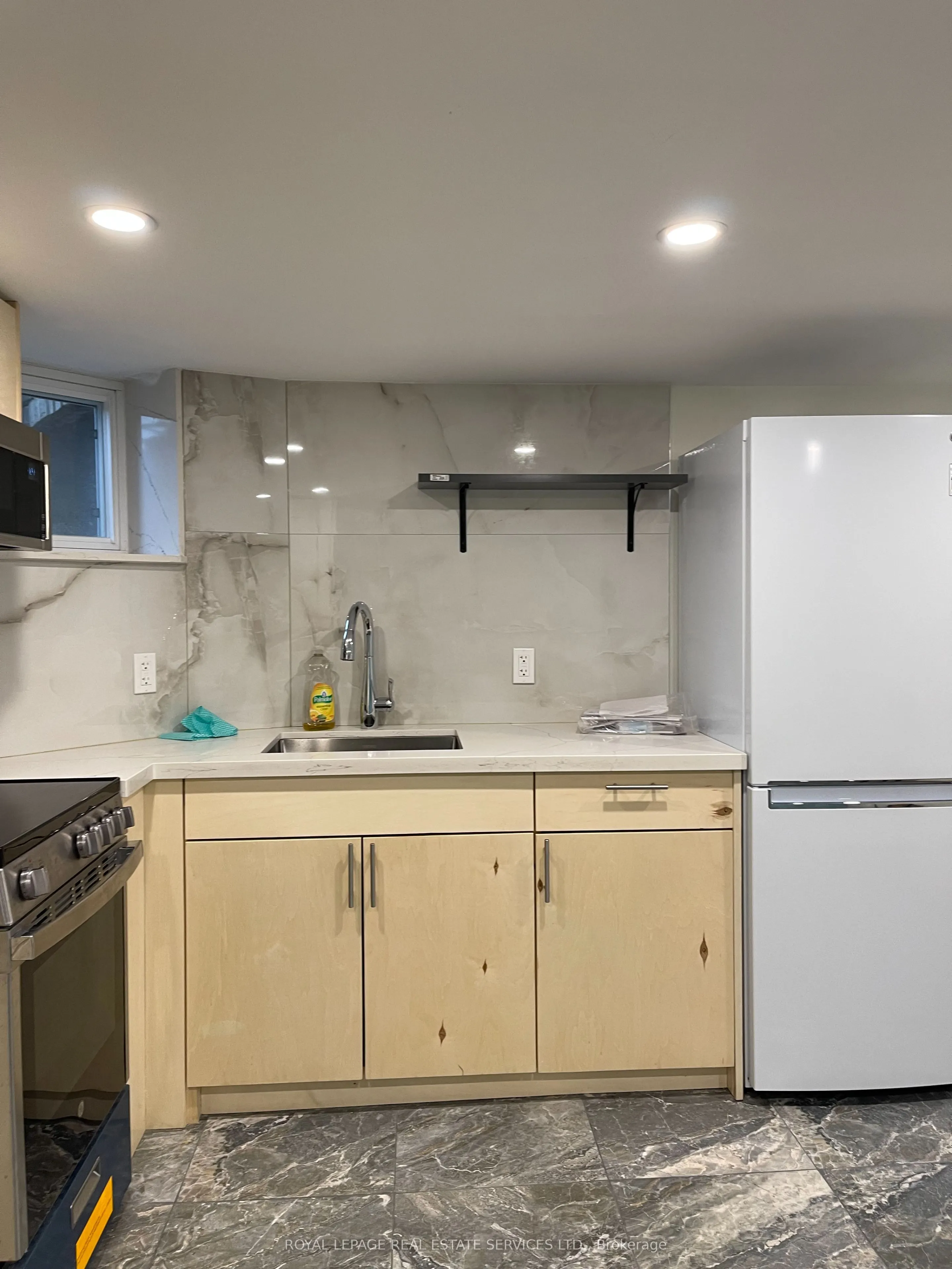 488 Lansdowne Avenue #Lower