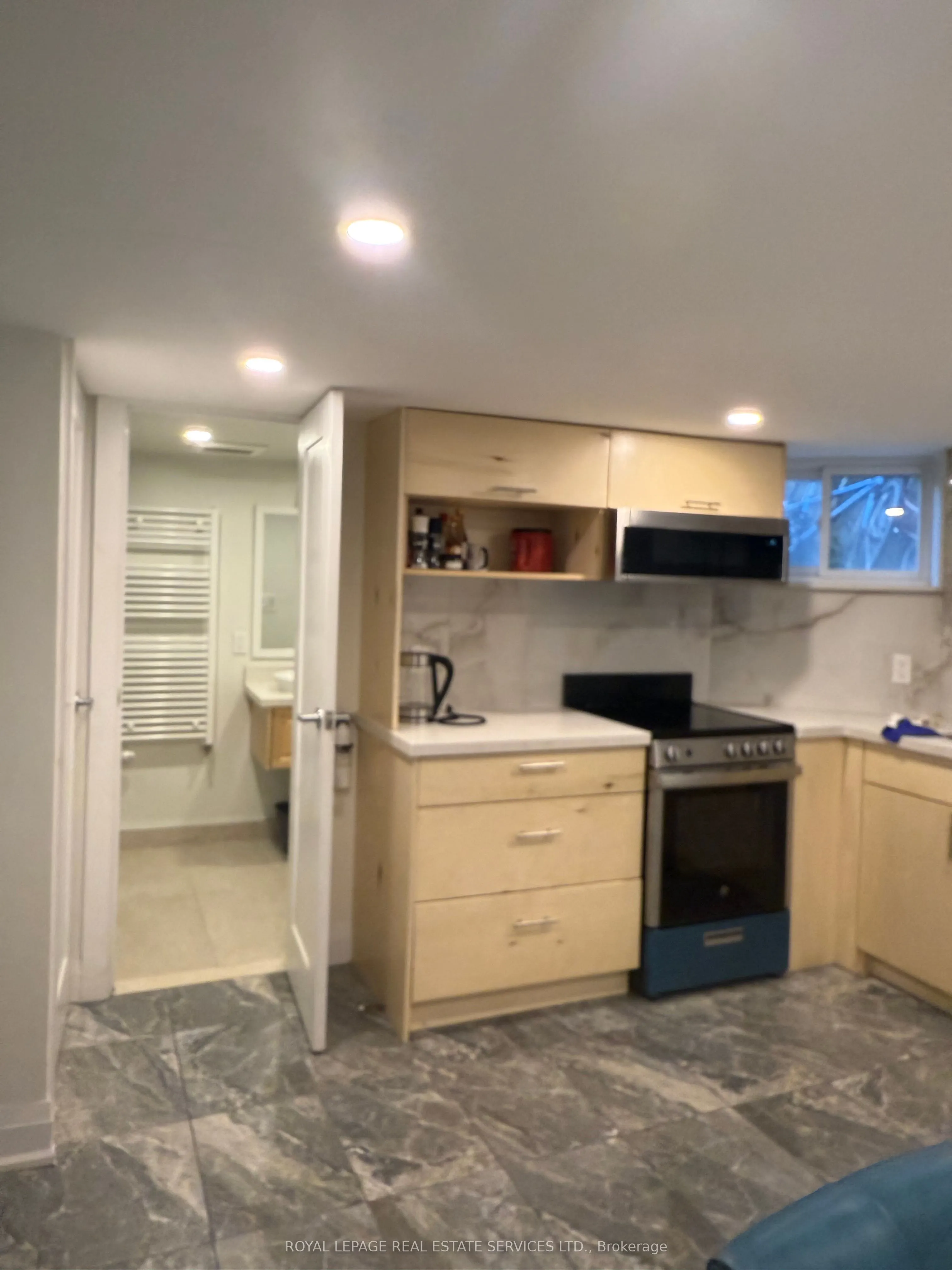 488 Lansdowne Avenue #Lower