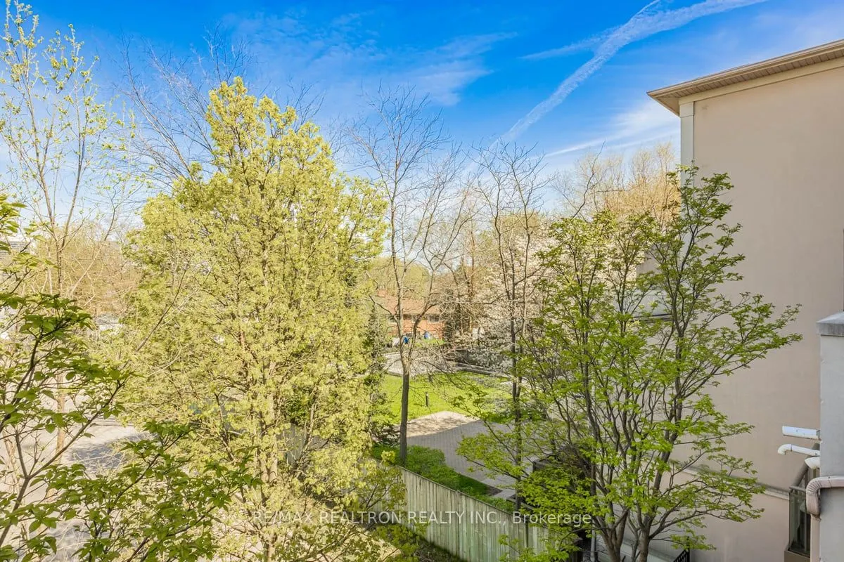9 Greenbriar Road #306