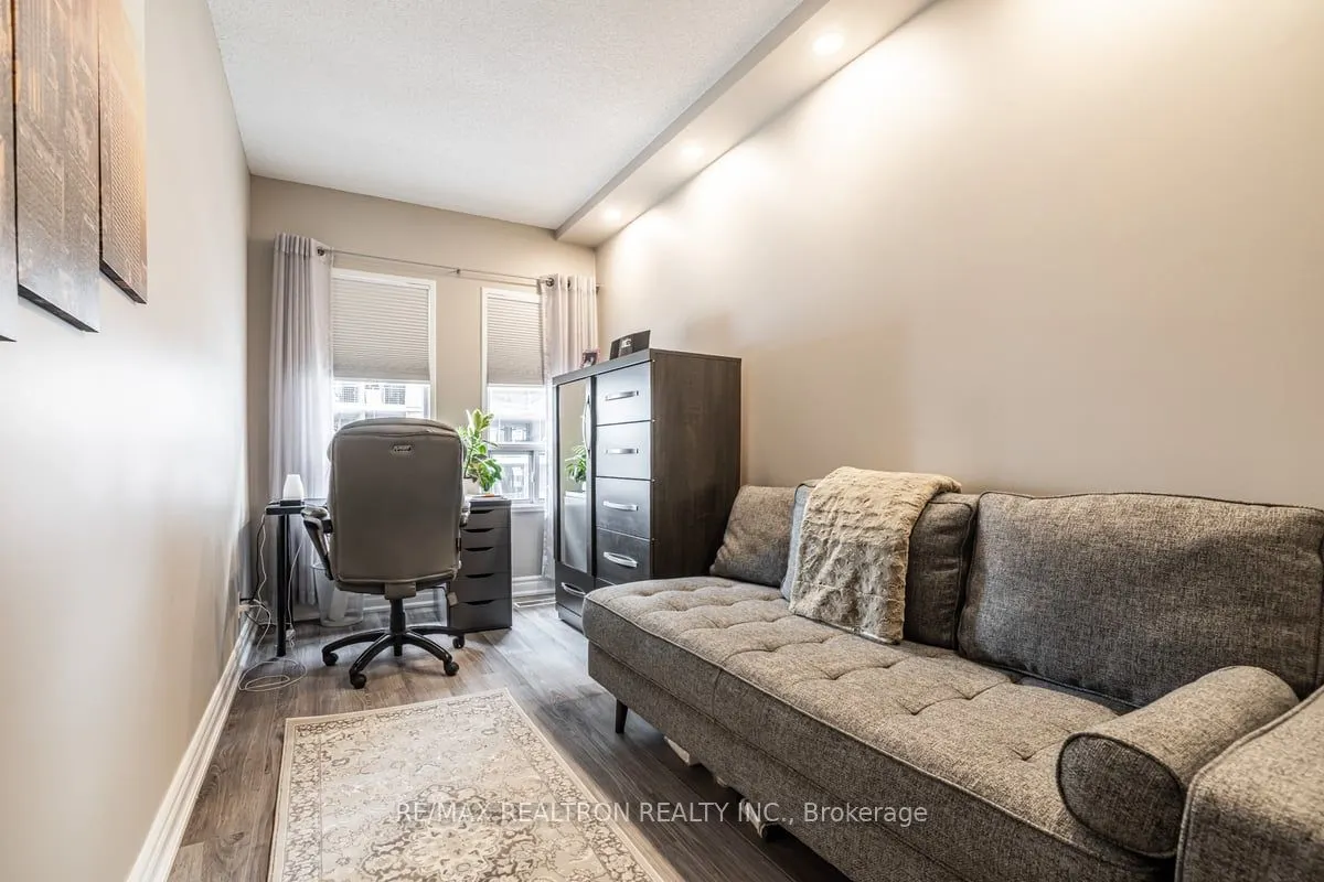 9 Greenbriar Road #306