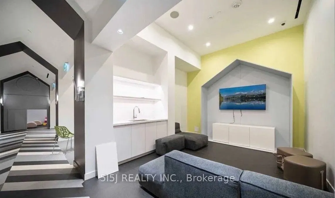 39 Roehampton Avenue #3708