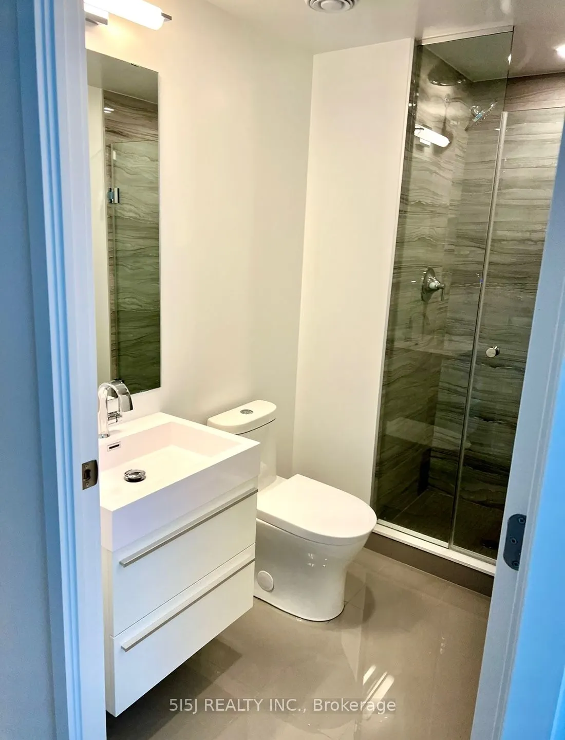 39 Roehampton Avenue #3708