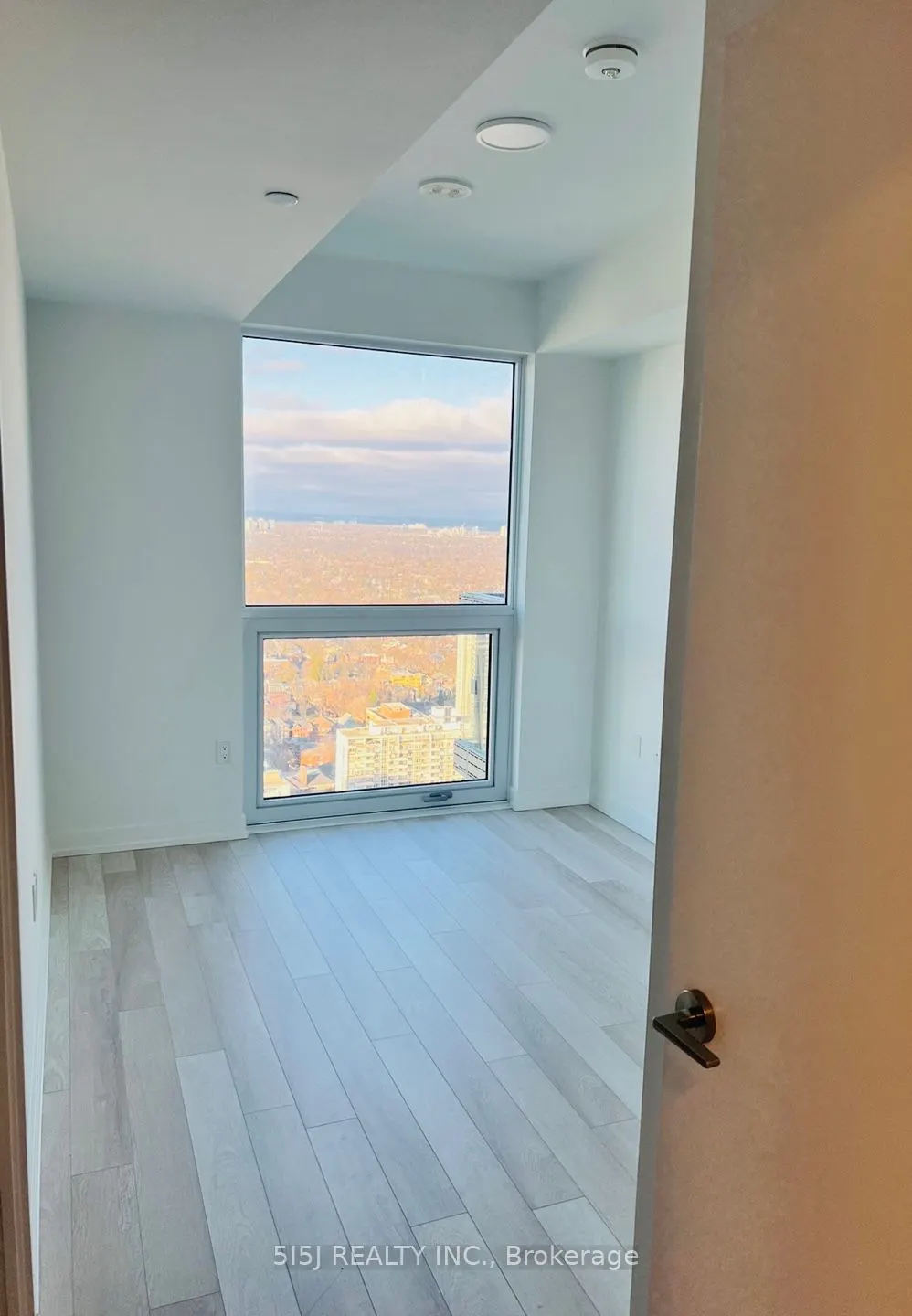 39 Roehampton Avenue #3708