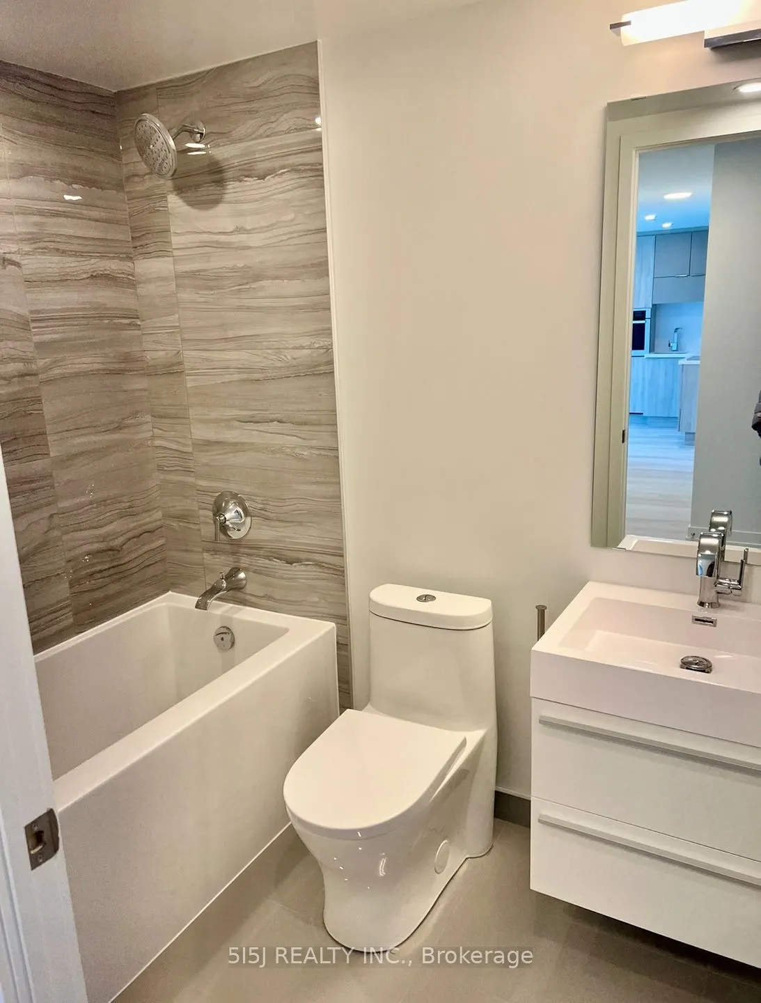39 Roehampton Avenue #3708