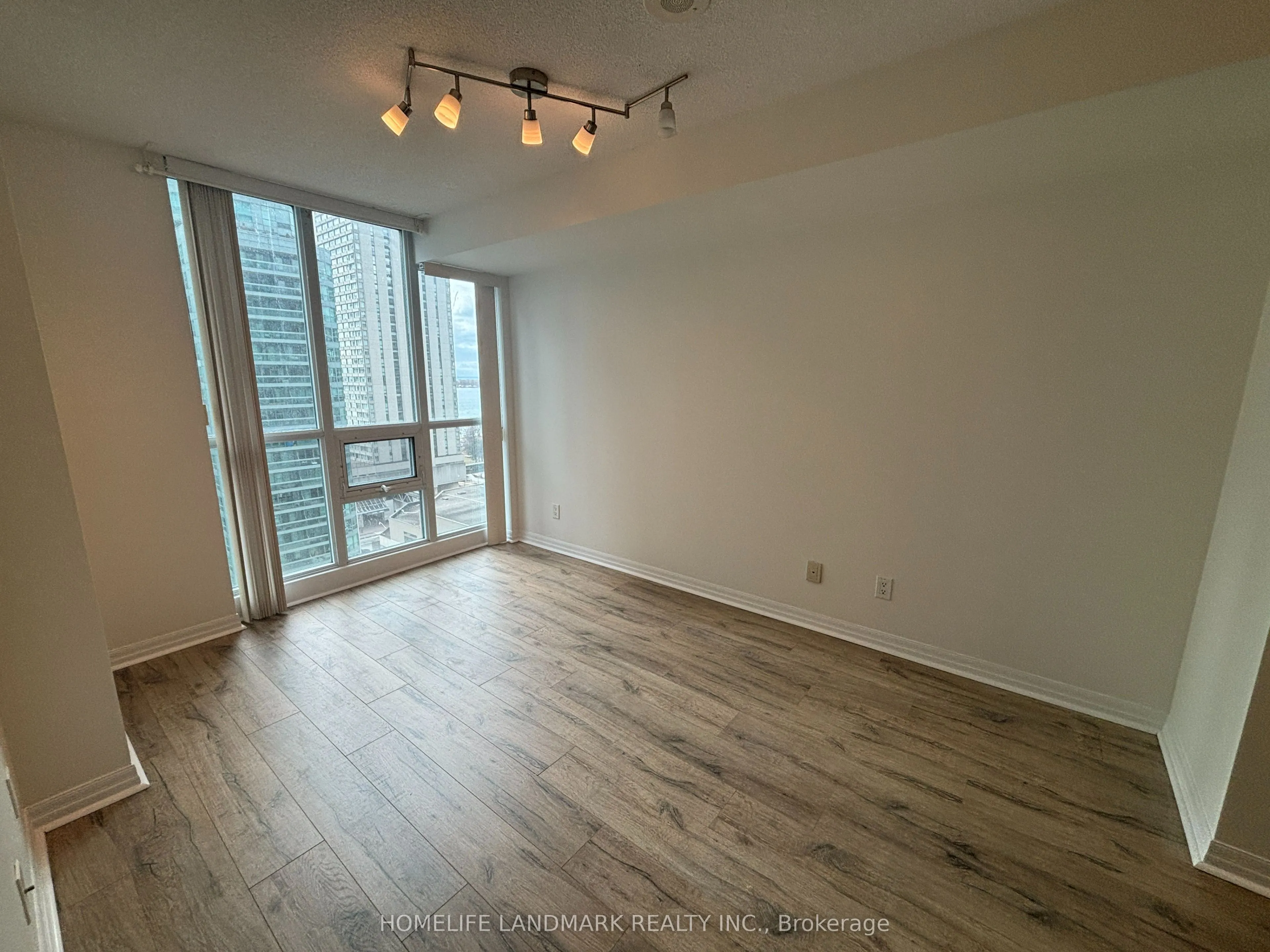 12 Yonge Street, #1606