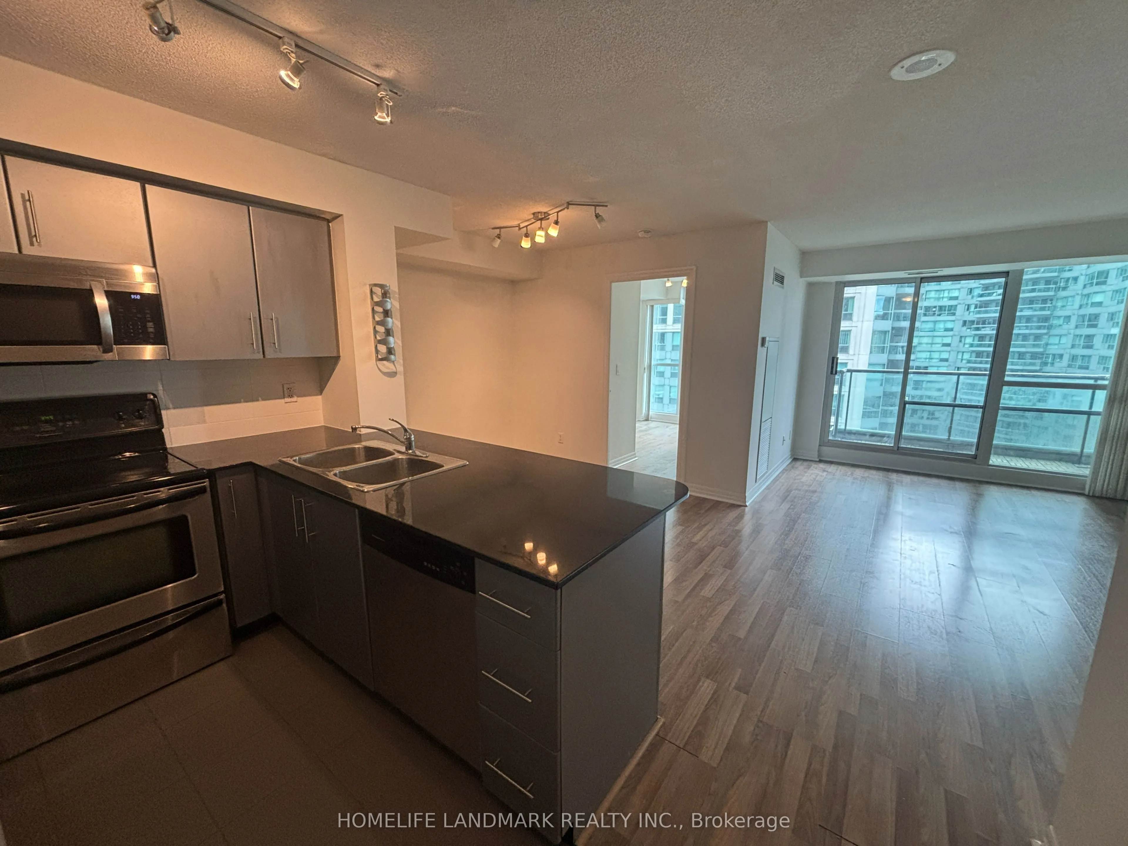 12 Yonge Street, #1606