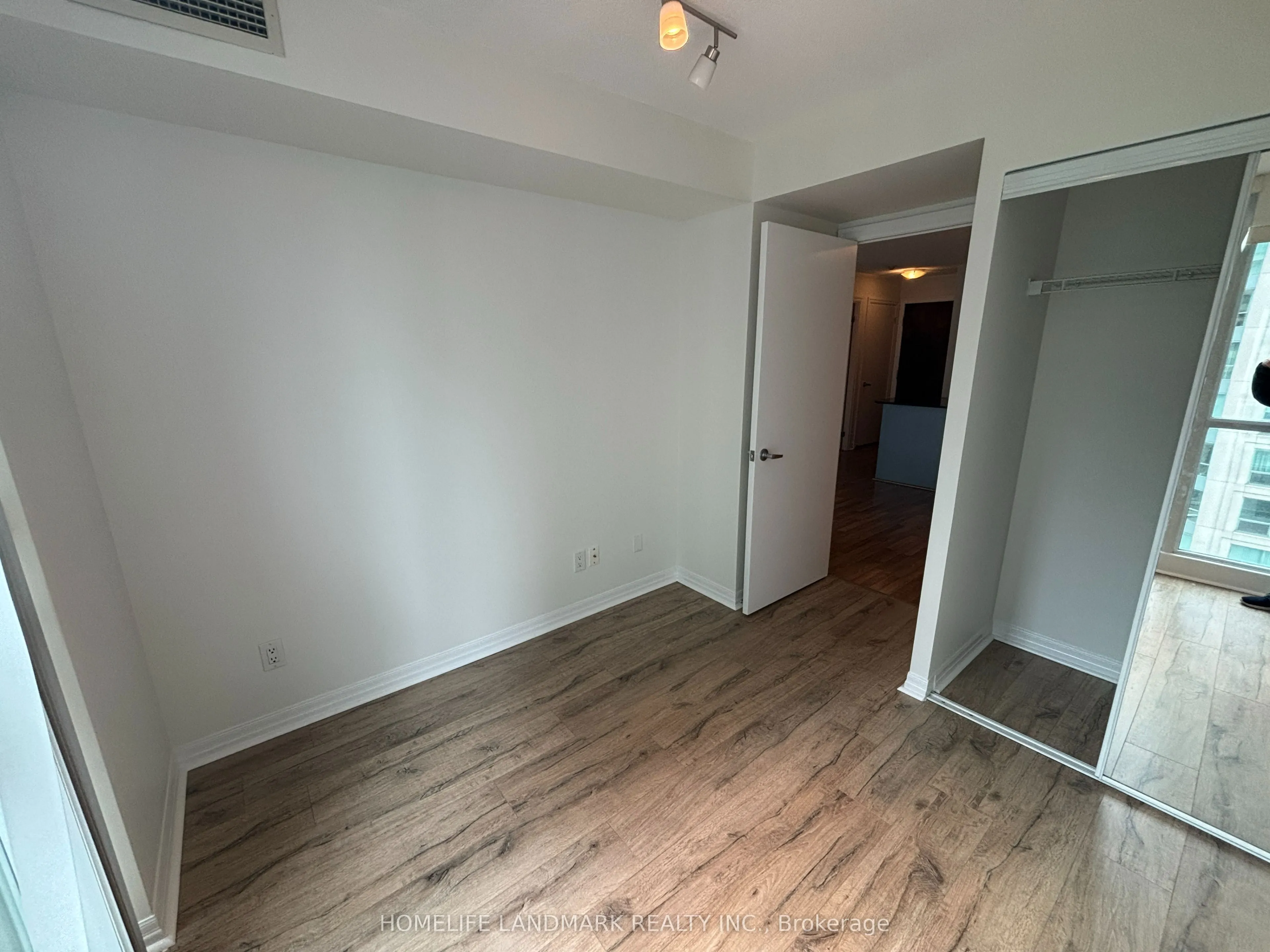 12 Yonge Street, #1606