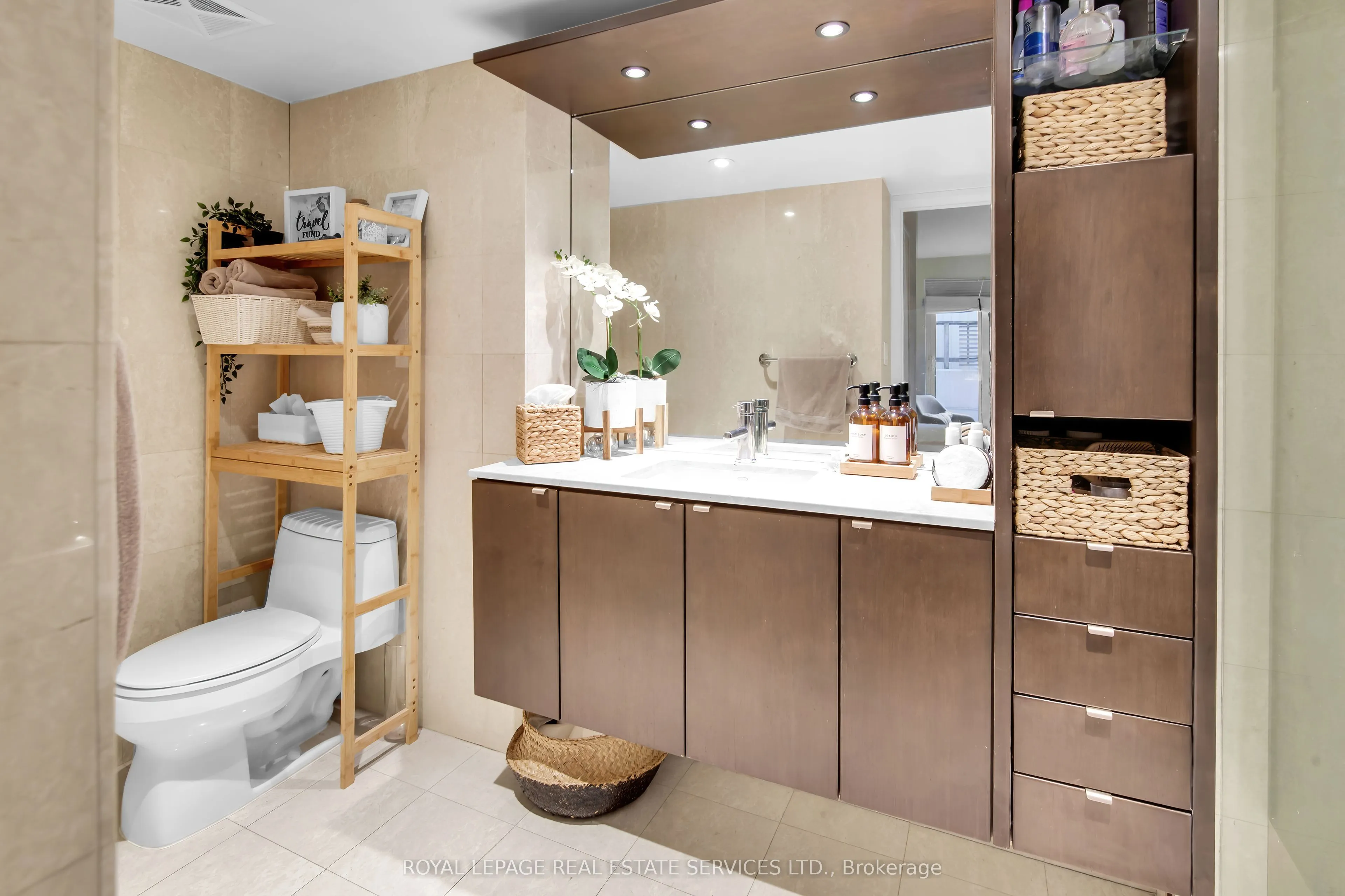 1430 Yonge Street #207