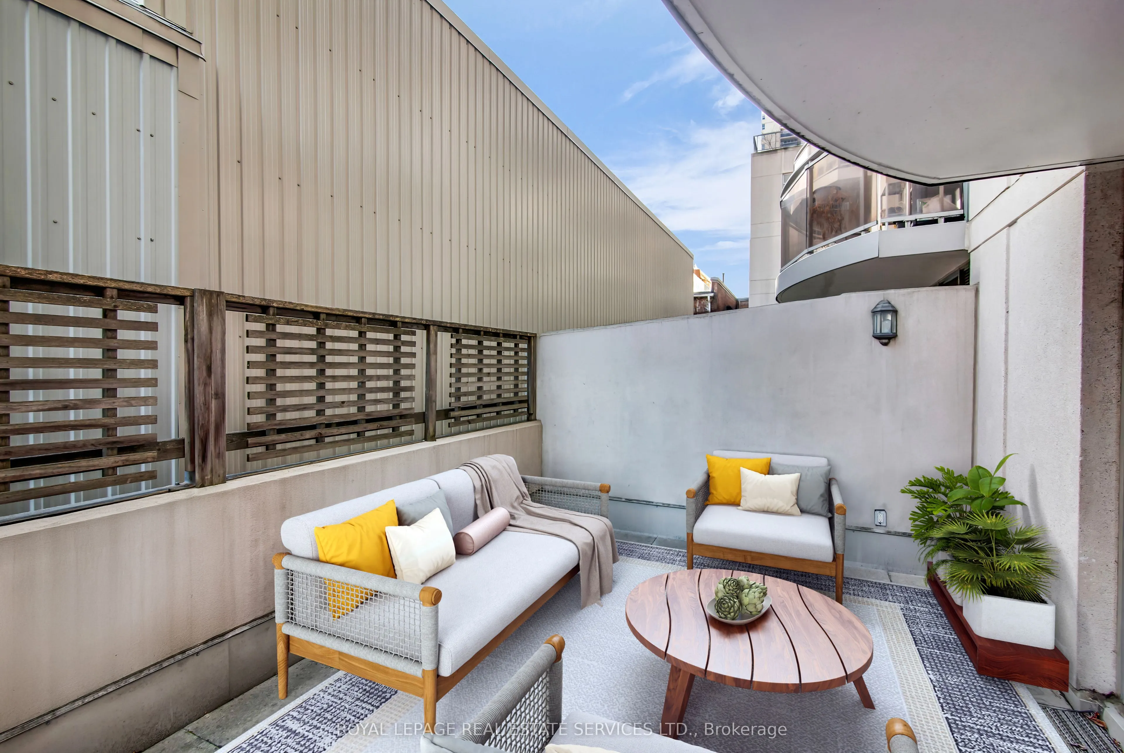 1430 Yonge Street #207