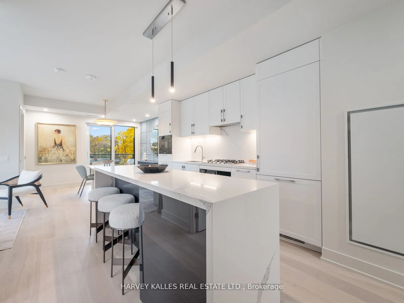 8 Manor Road W #807
