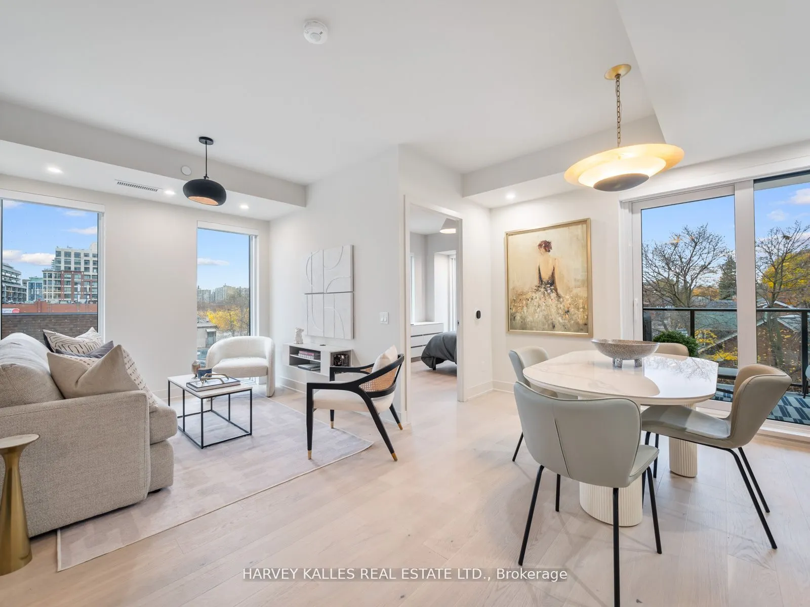 8 Manor Road W #807
