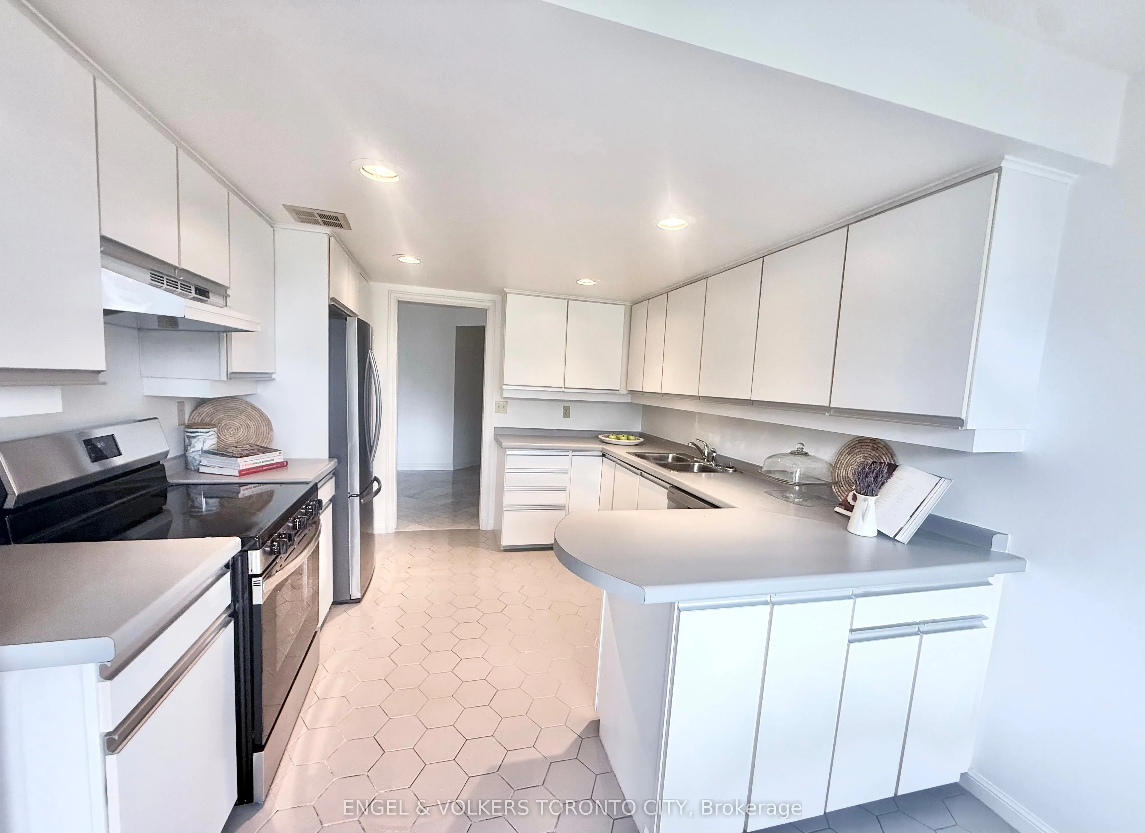 2900 Yonge Street, #507