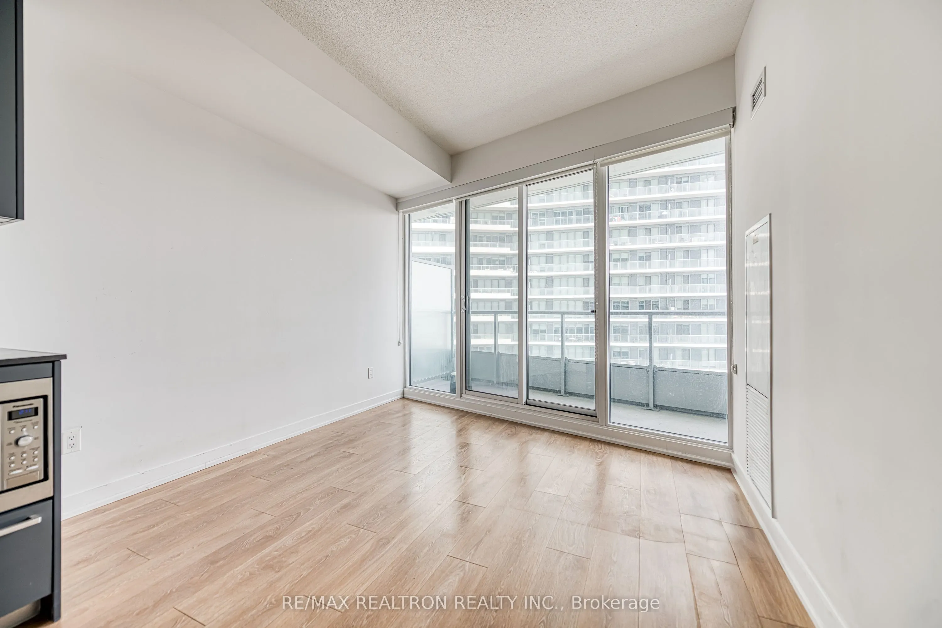 115 Mcmahon Drive #2606