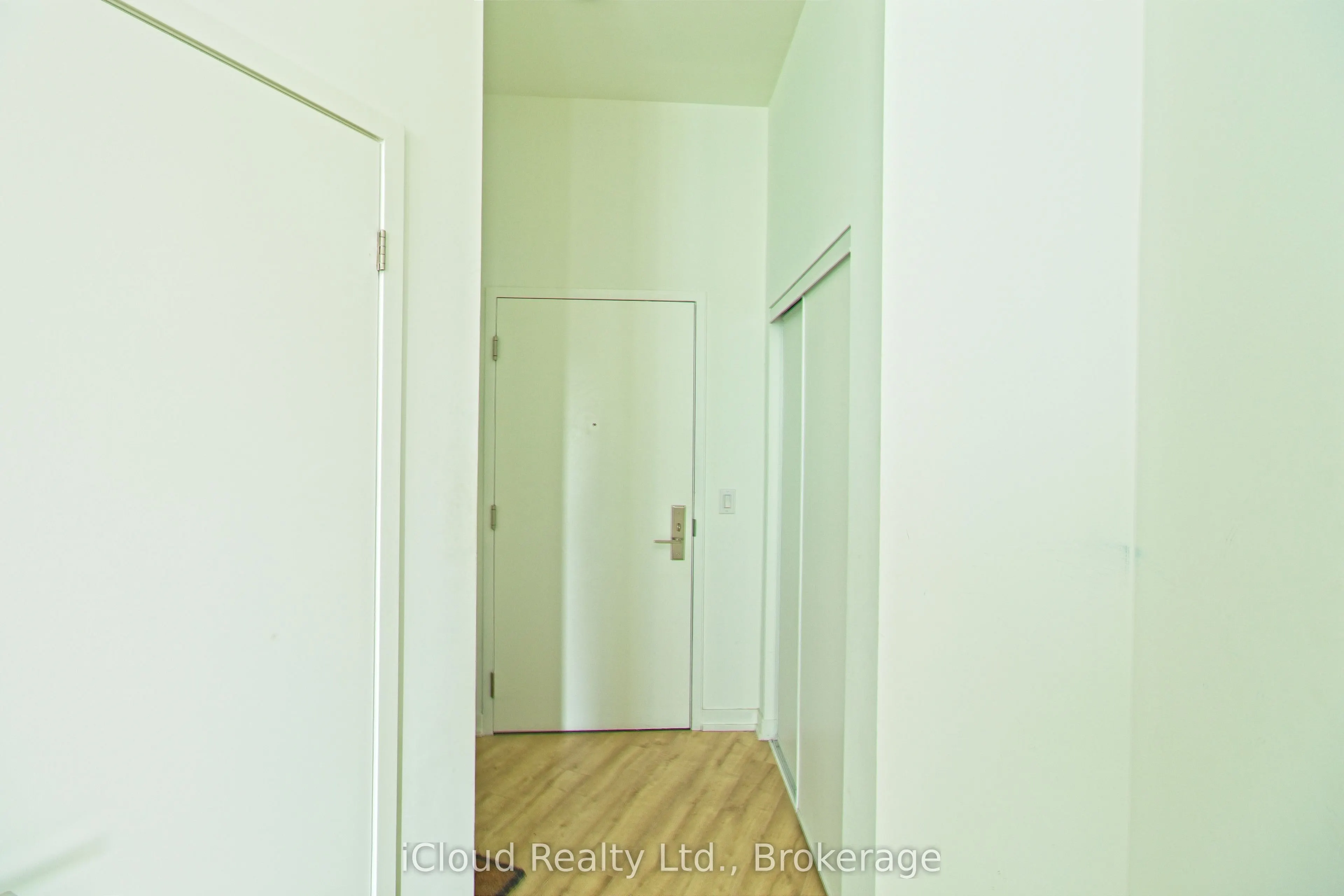 135 East Liberty Street, #806